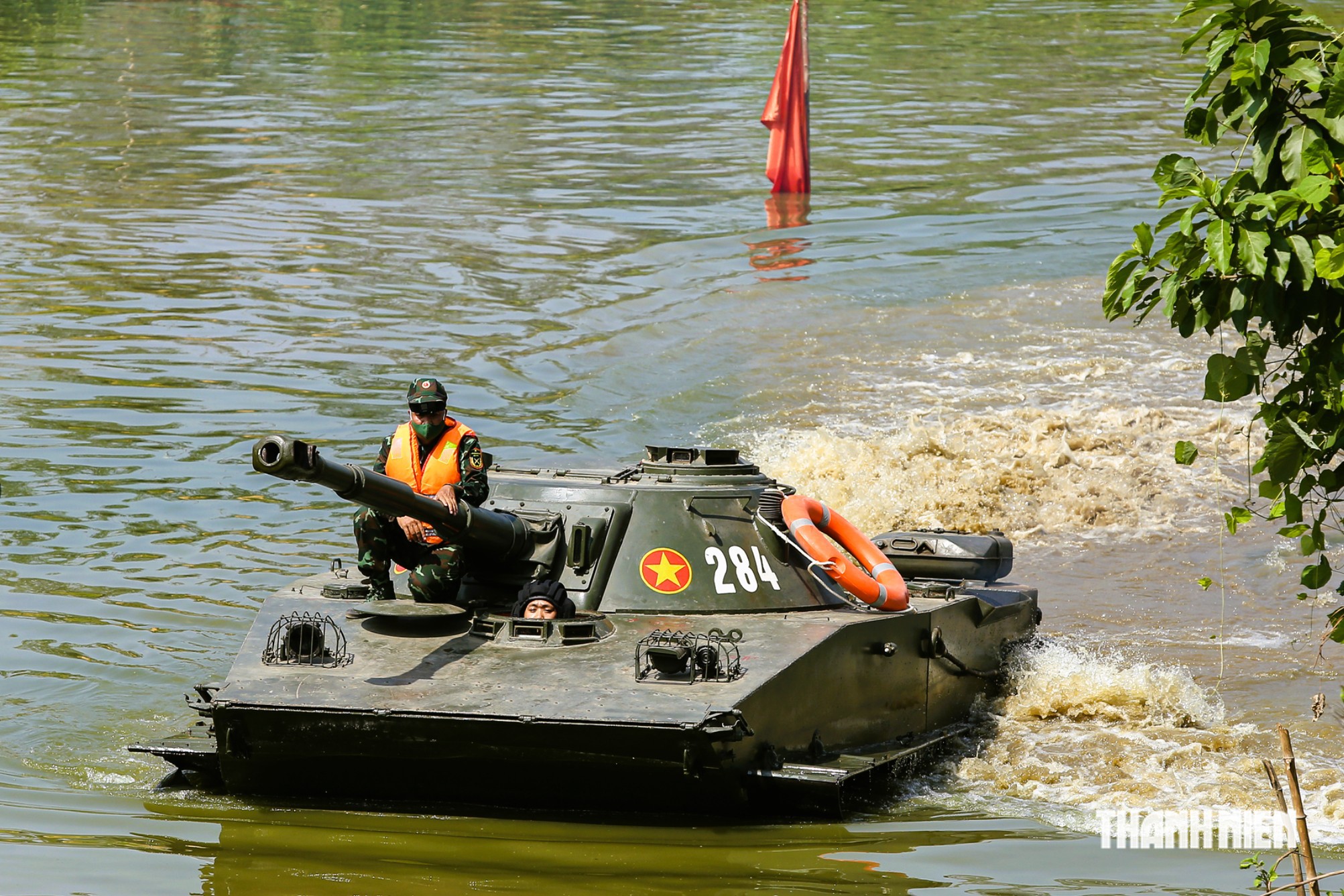 Xe tăng PT-76: Giúp nước bạn Lào có đơn vị xe tăng đầu tiên- Ảnh 10.
