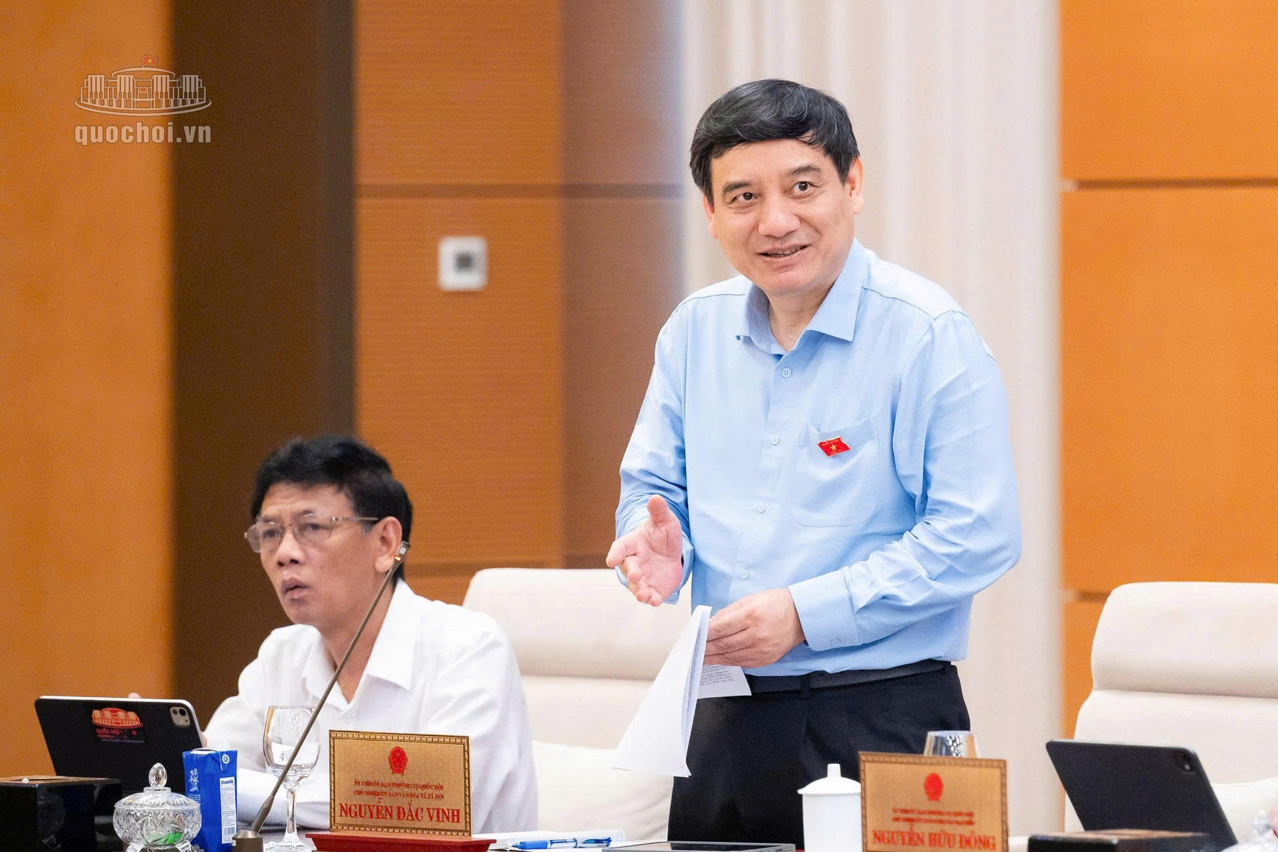 Đề xuất kiểm tra căn cước, VNeID nếu nghi người dưới 18 tuổi mua thuốc l&aacute;- Ảnh 2.