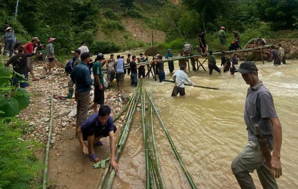 Di dời khẩn cấp 54 hộ dân ở Nghệ An vì núi lở - Ảnh 4.