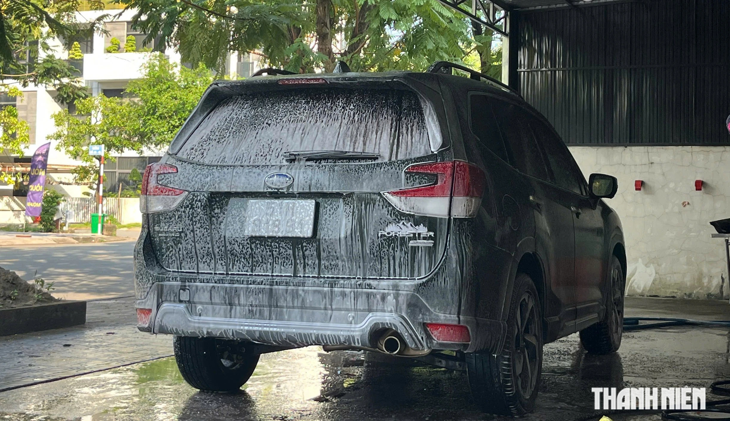 Vì sao không nên xịt rửa khoang động cơ ô tô ngay sau khi đi mưa? - Ảnh 3.