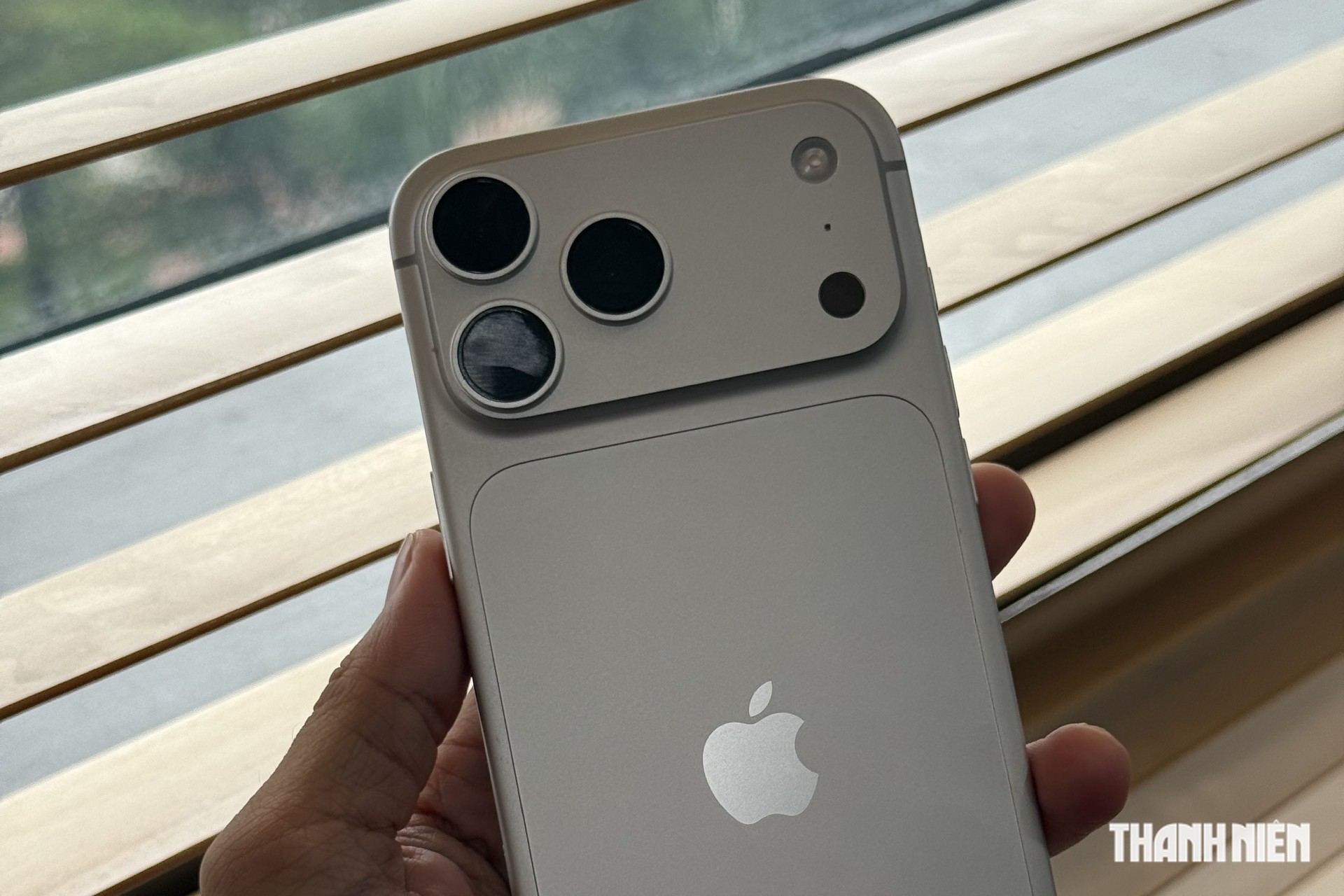 Hé lộ hai thay đổi đáng chú ý có trên iPhone 20 Pro - Ảnh 1.