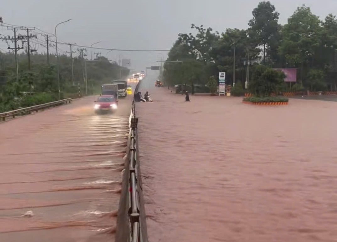 Mưa lớn, Đồng Nai nhiều nơi ngập nặng - Ảnh 4.