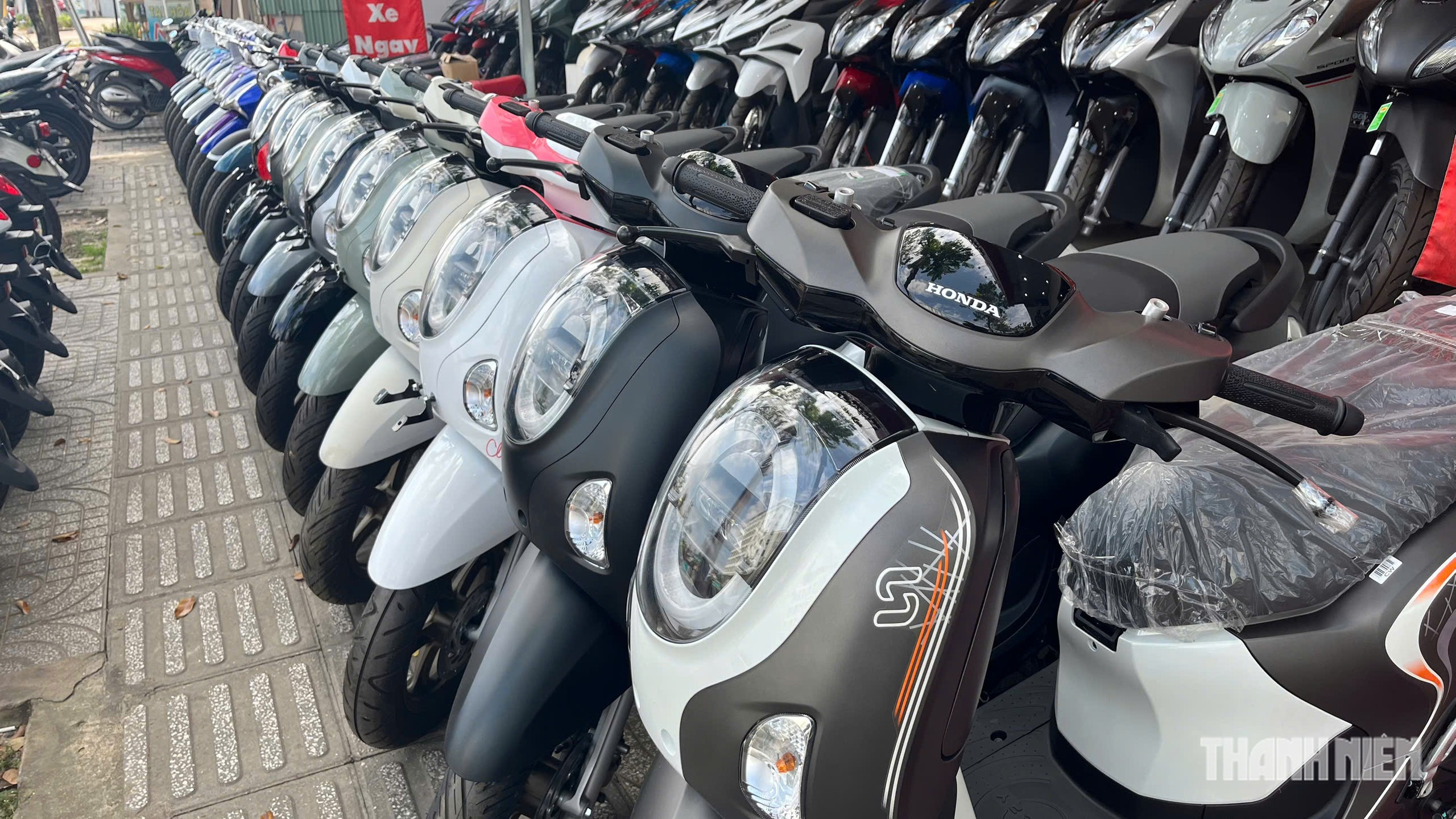 Thị trường xe máy nhập khẩu tại Việt Nam ngày càng cạnh tranh, người mua hưởng lợi - Ảnh 5.