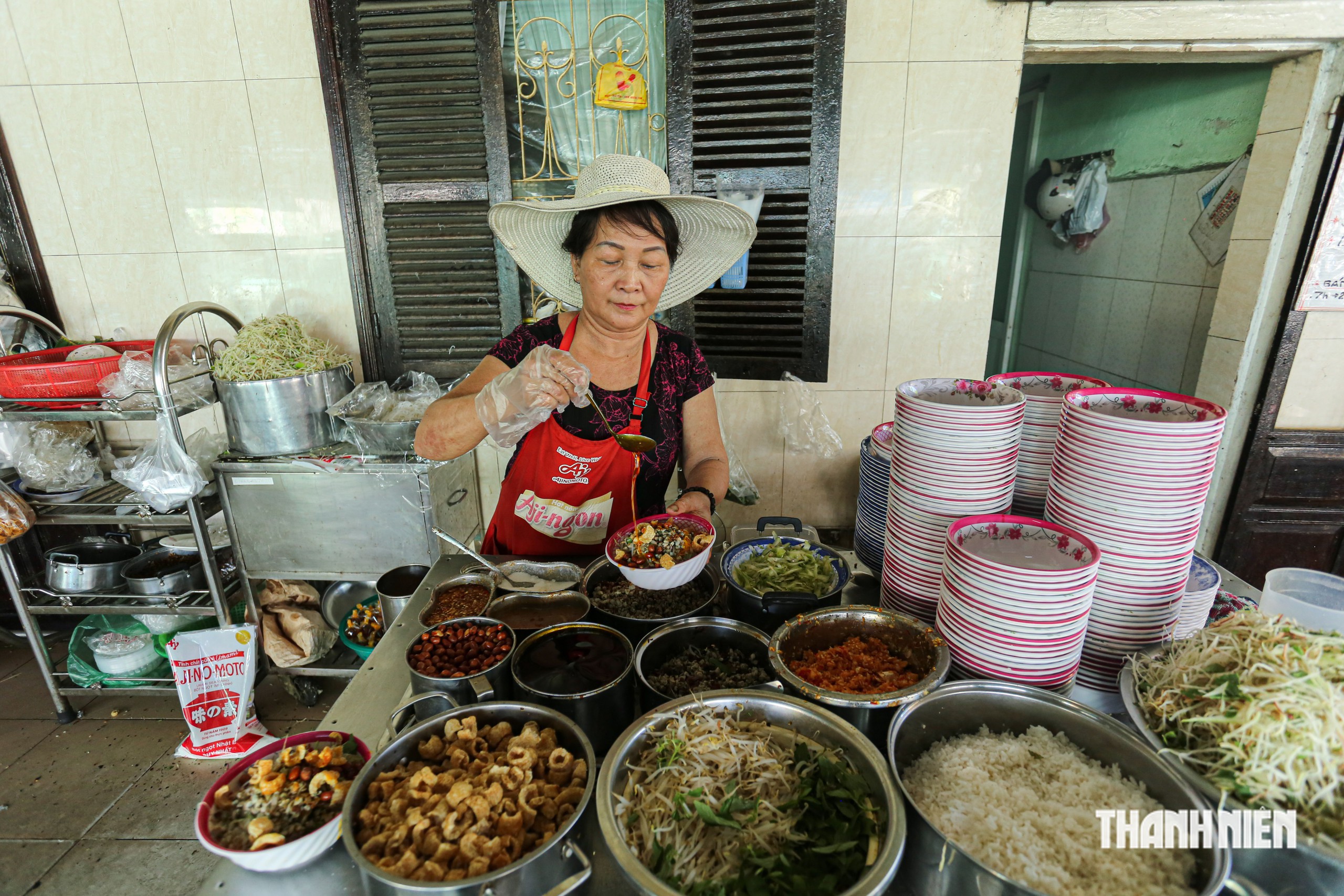 Giải m&atilde; ẩm thực Huế: V&igrave; sao ruốc được n&ecirc;m v&agrave;o mọi thứ?- Ảnh 5.