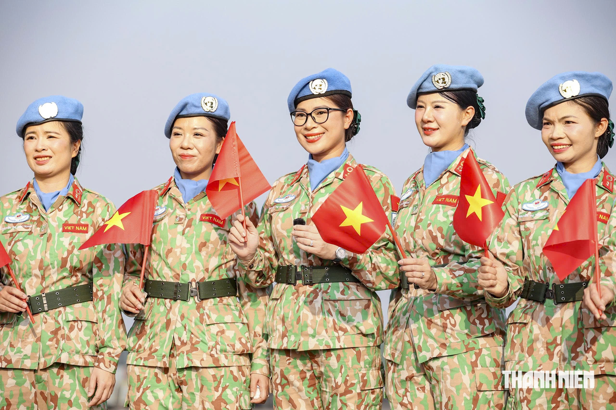 'Mong anh hoàn thành nhiệm vụ để về cưới em'- Ảnh 10.