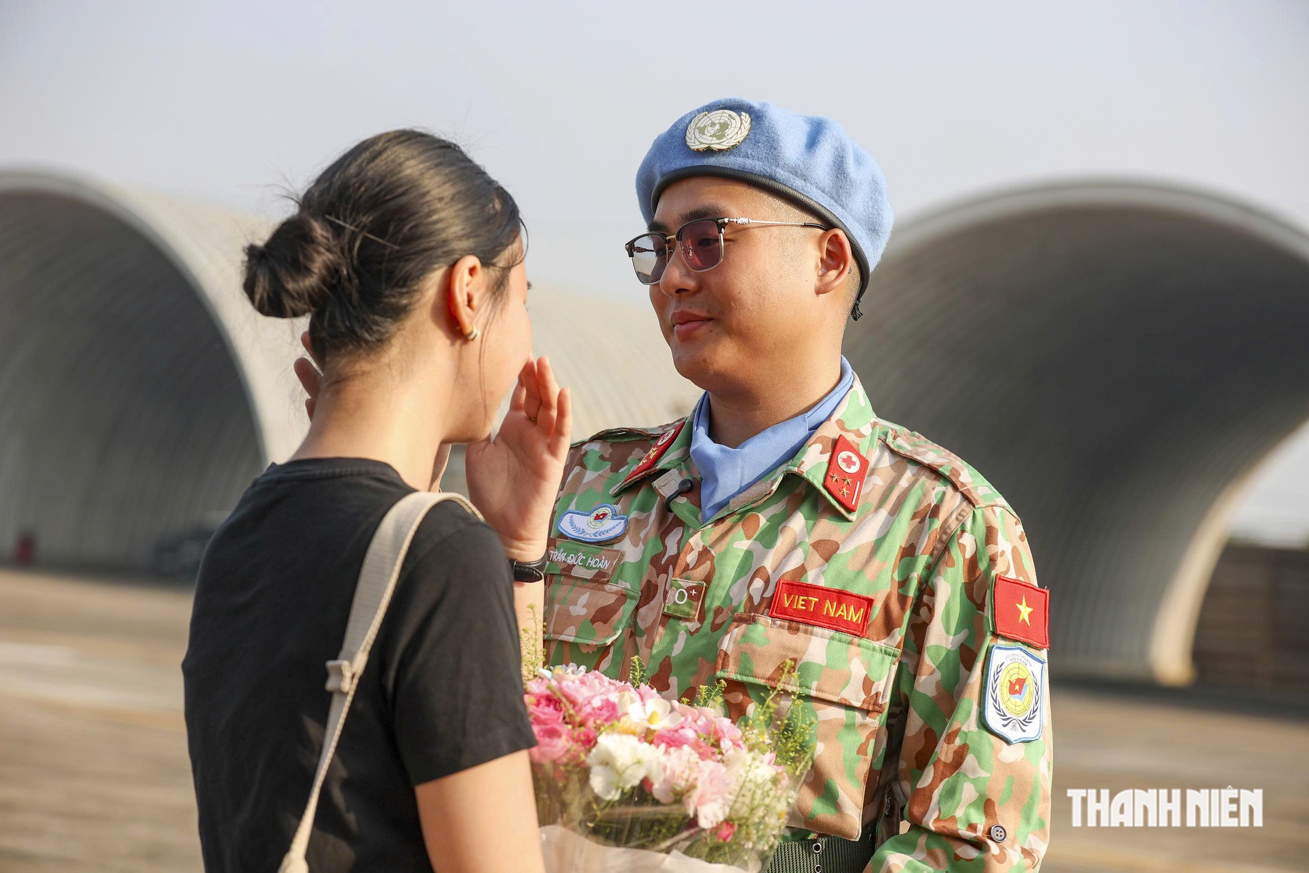 'Mong anh hoàn thành nhiệm vụ để về cưới em'- Ảnh 7.