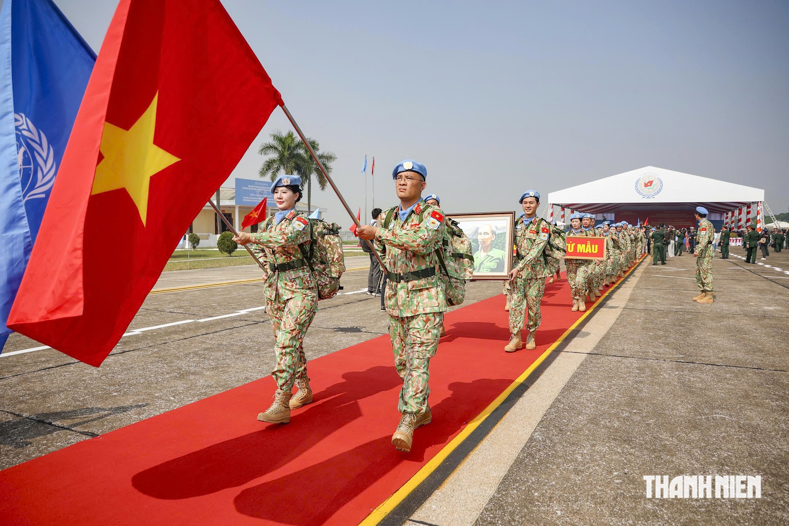 'Mong anh hoàn thành nhiệm vụ để về cưới em'- Ảnh 1.