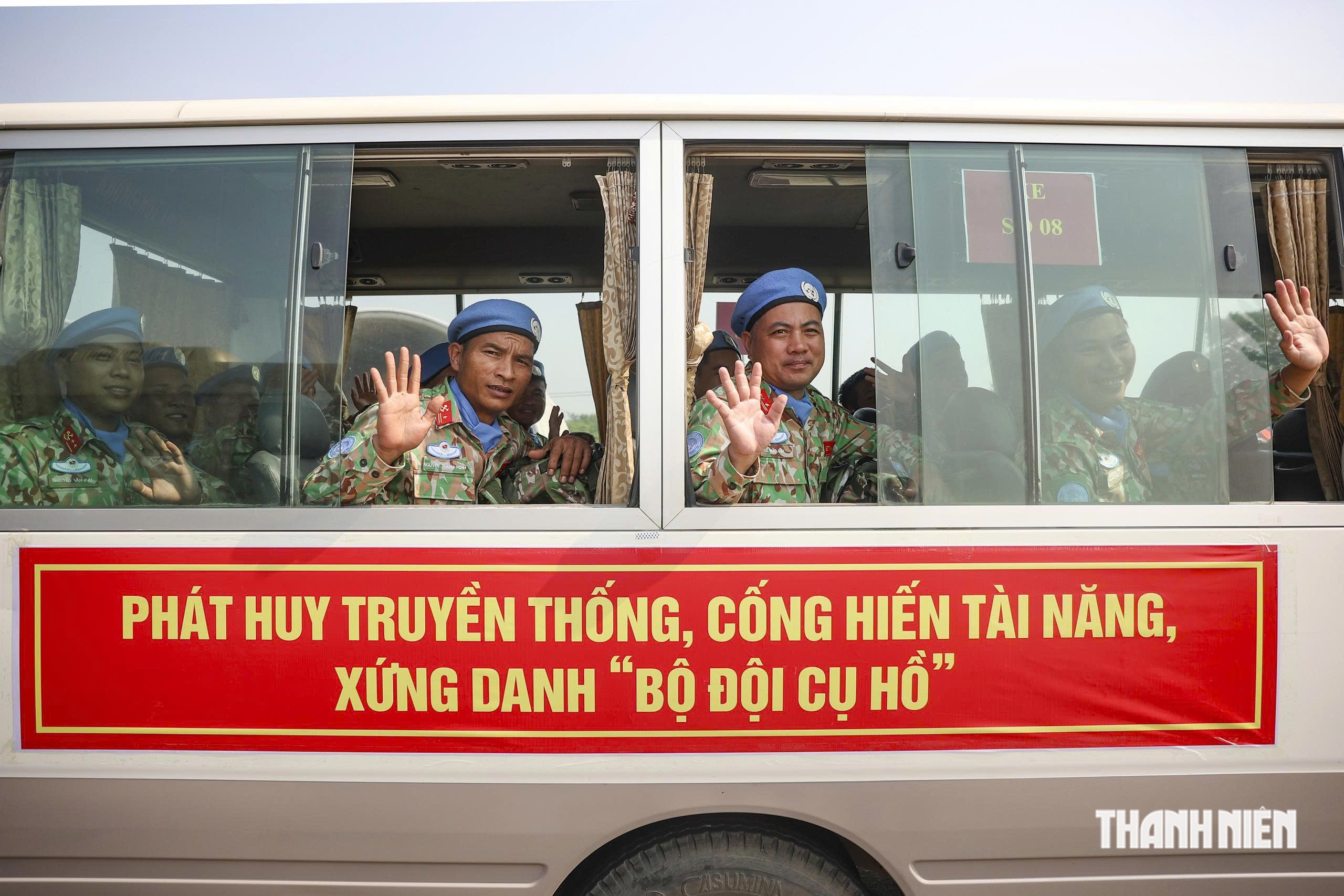 'Mong anh hoàn thành nhiệm vụ để về cưới em'- Ảnh 11.