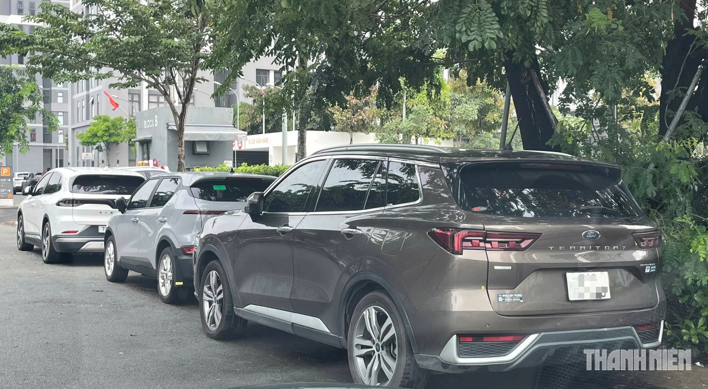 5 sai lầm khi đỗ ô tô dưới mưa dài ngày, dễ gây hư hại xe - Ảnh 3.