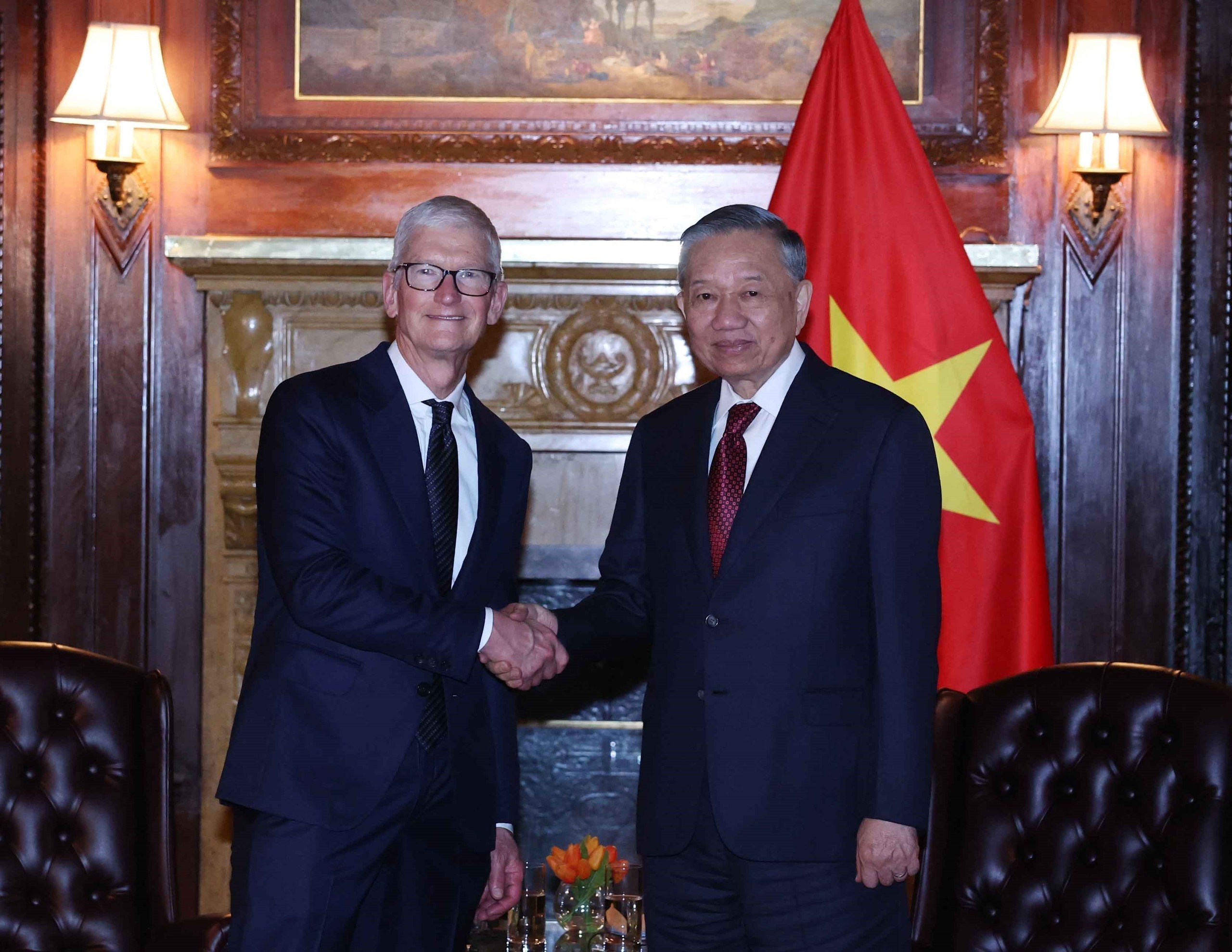 Tổng Bí thư, Chủ tịch nước Tô Lâm tiếp lãnh đạo Apple và Boeing- Ảnh 1.
