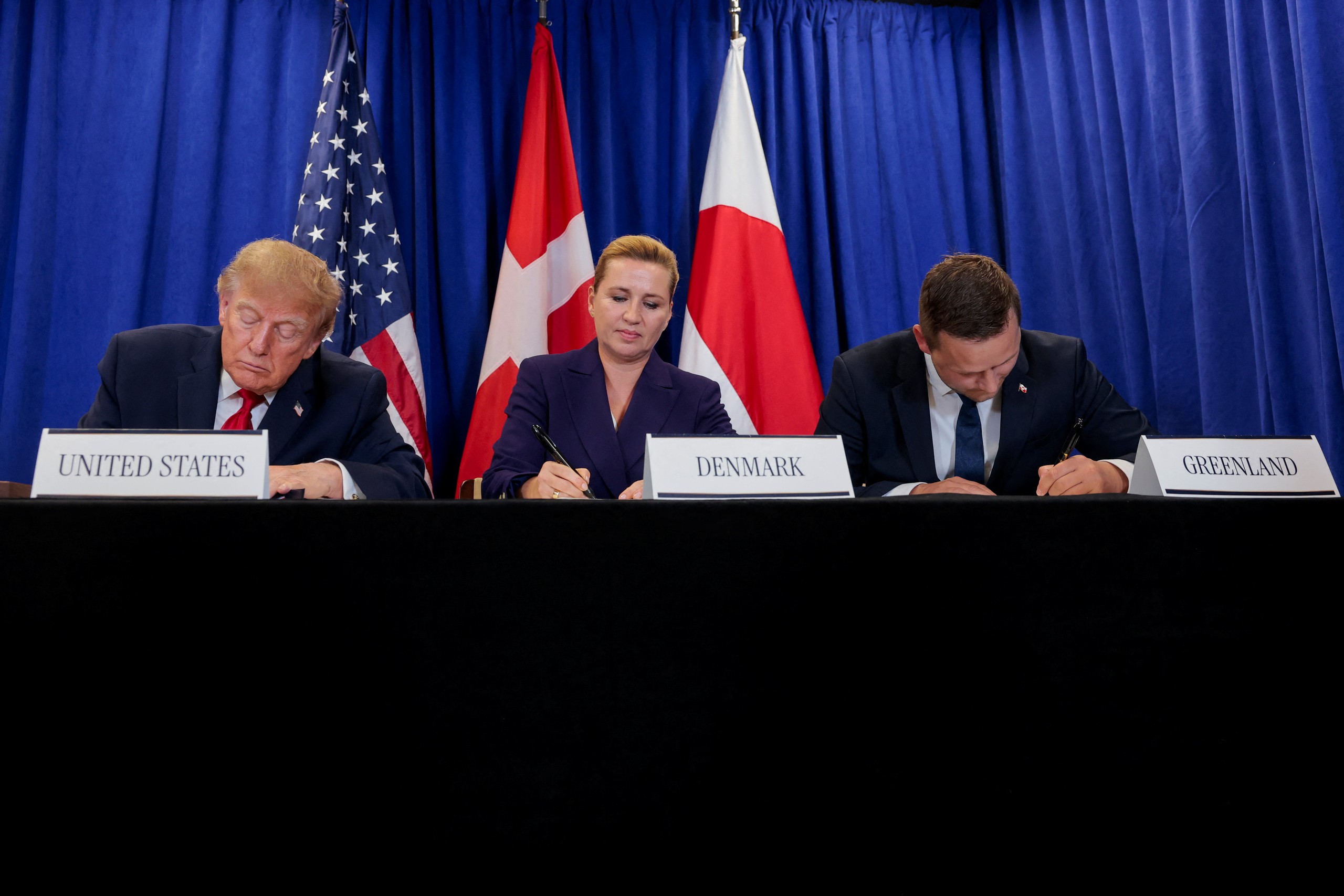 Ông Trump, Đan Mạch và Greenland ký thỏa thuận 'có thể kéo dài vĩnh viễn - Ảnh 1.