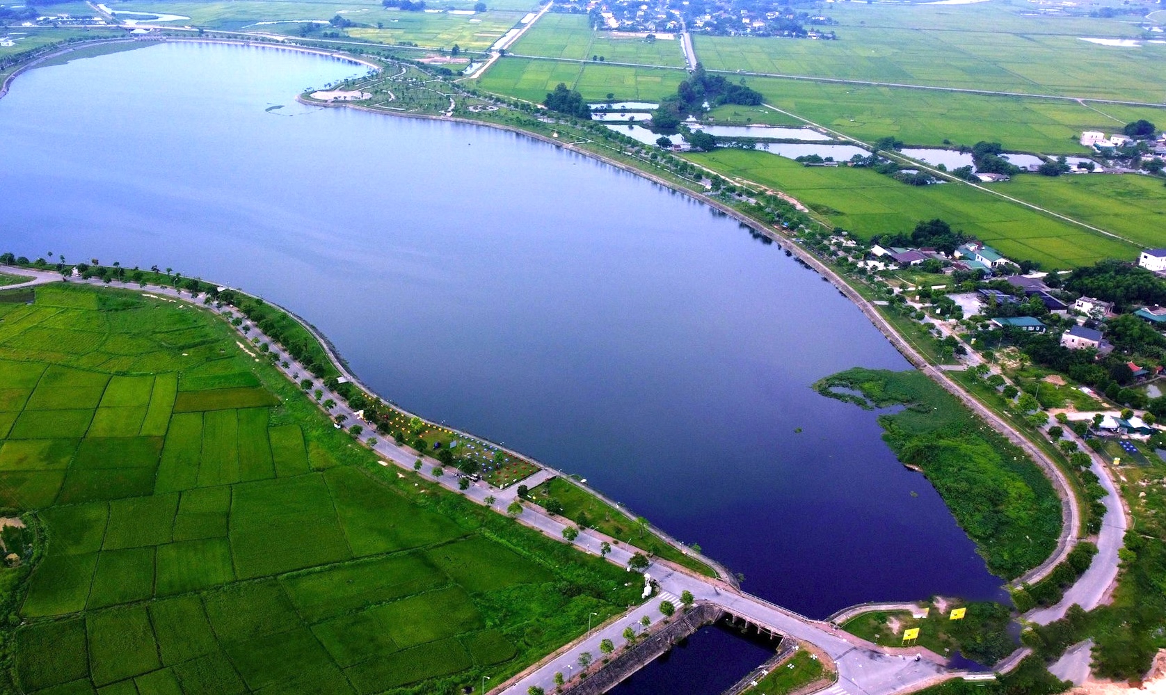 Ngầm h&oacute;a k&ecirc;nh Bắc ở Nghệ An: Lo ngại tho&aacute;t lũ sau đợt mưa lịch sử - Ảnh 5.