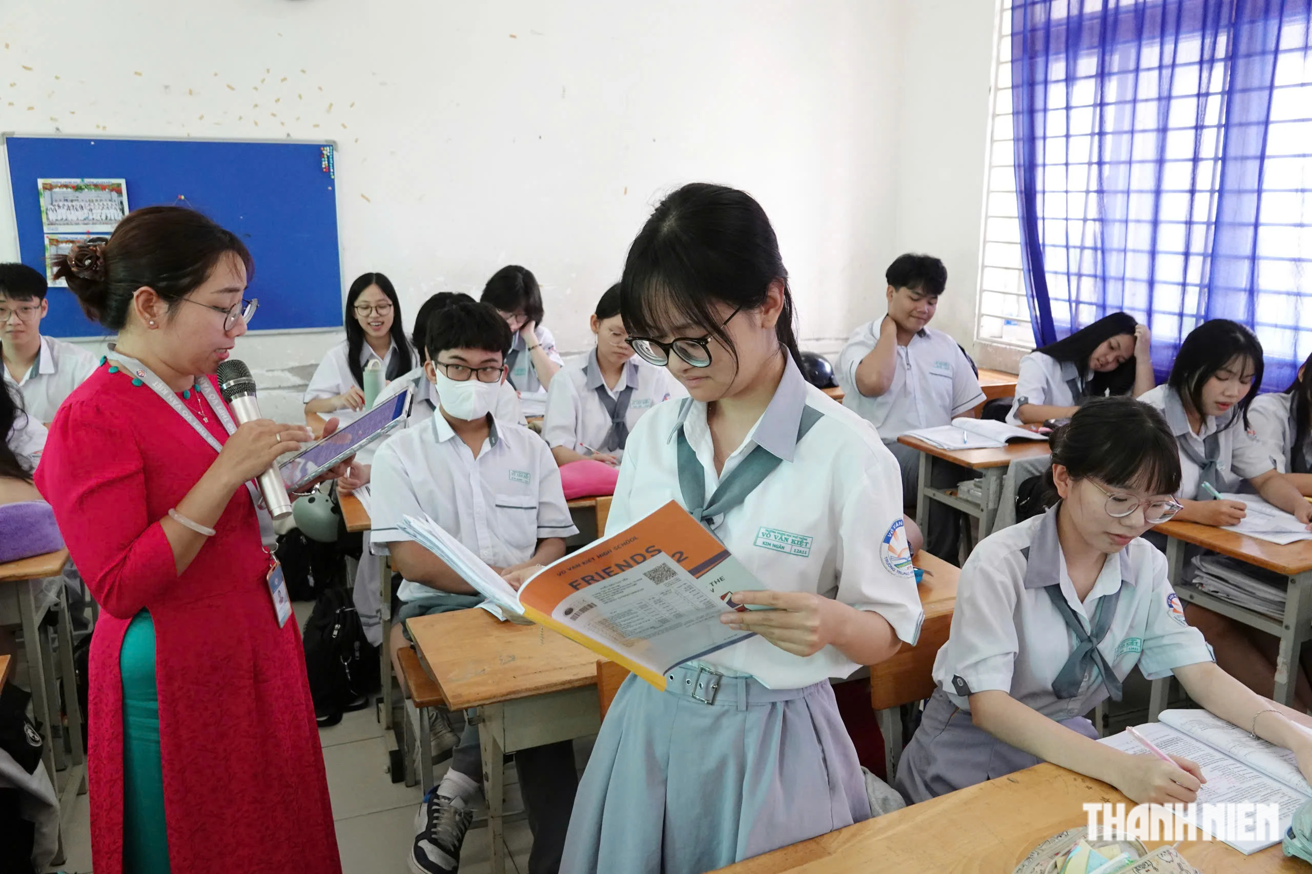 Bộ Nội vụ nói gì về kiến nghị tăng hợp đồng lao động trong ngành giáo dục? - Ảnh 1.