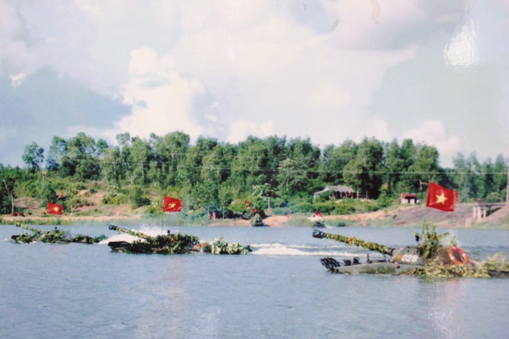 Xe tăng PT-76: 'Mãnh hổ Đường 9' từ chiến trường ra thẳng... bảo tàng- Ảnh 7.