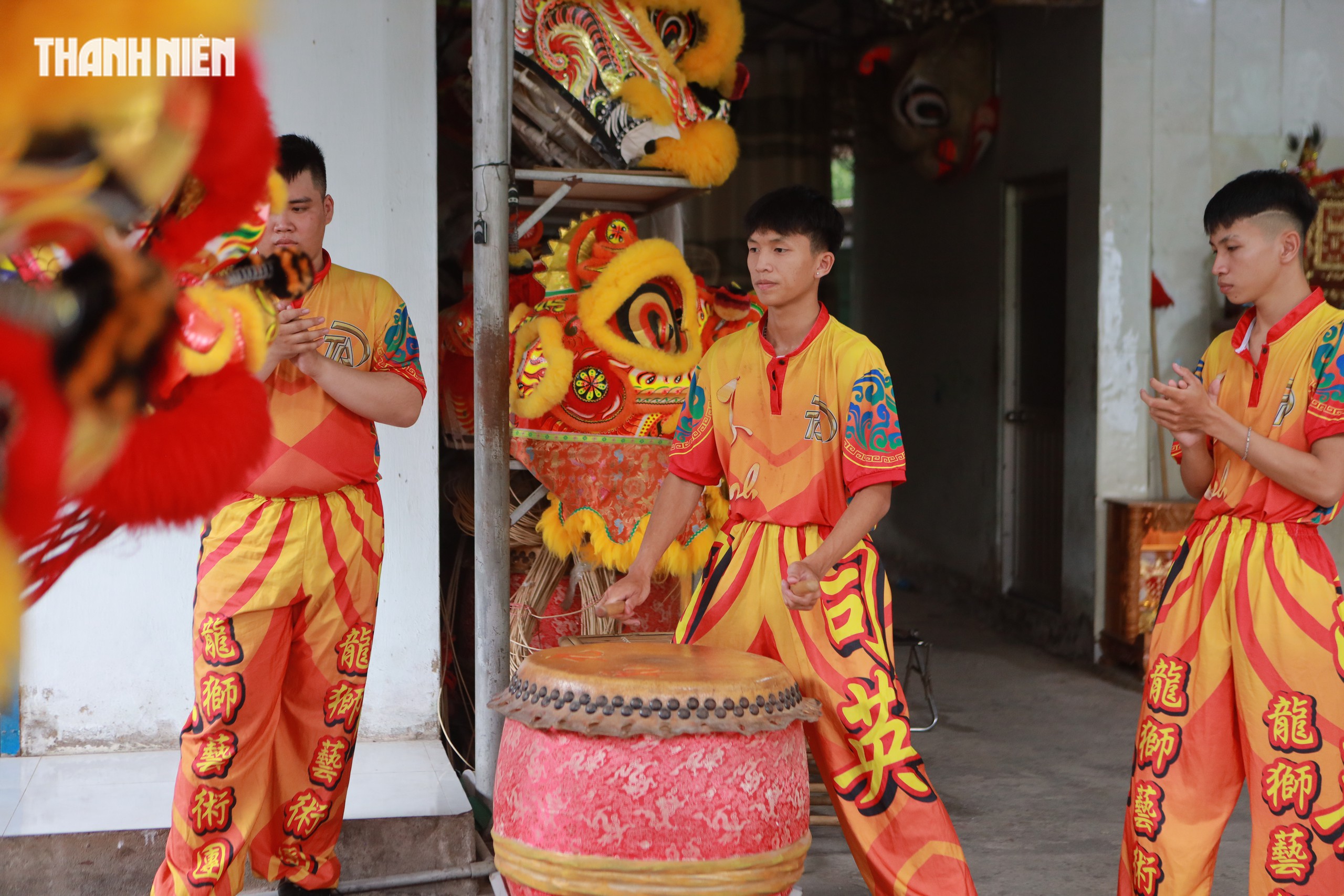 Chàng trai 28 tuổi cưu mang những đứa trẻ cơ nhỡ bằng nghề múa lân ở TP.HCM - Ảnh 7.