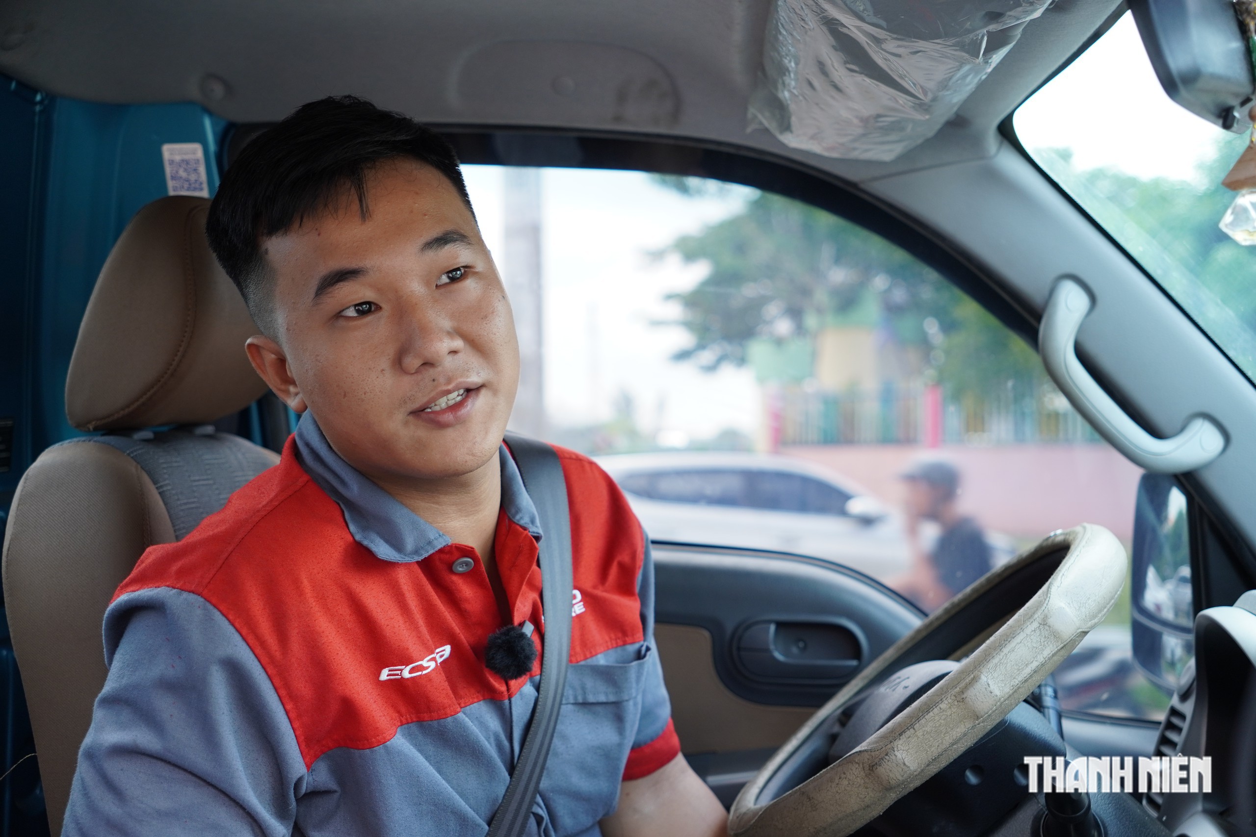 Kẹt xe nội đô, tài xế tính chuyện vành đai 2 xong: ‘Khỏi đi vô đường - Ảnh 1.