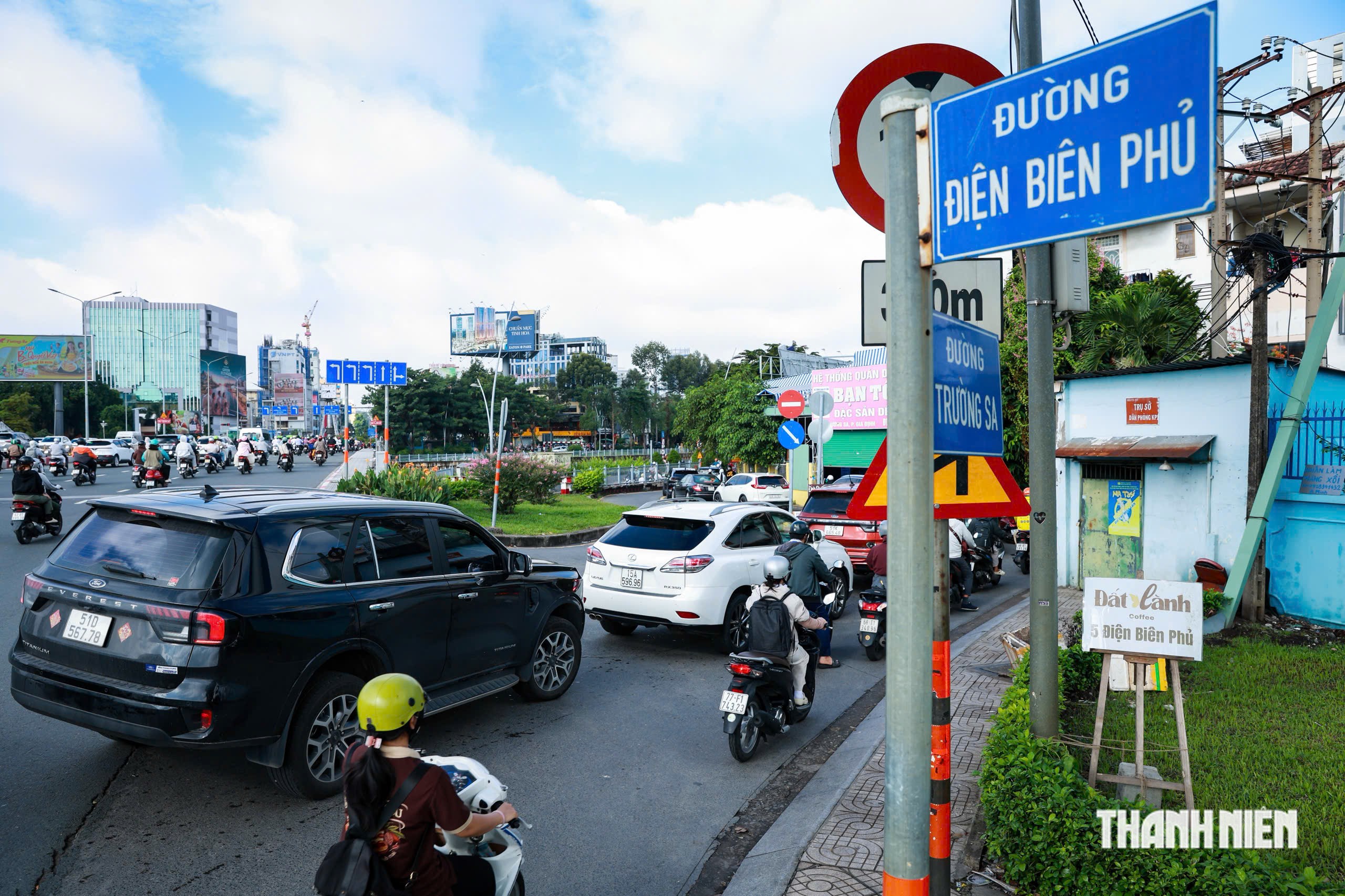 Đ&uacute;ng 4 th&aacute;ng bỏ chạy v&ograve;ng xuyến, v&ograve;ng xoay Điện Bi&ecirc;n Phủ giờ ra sao? - Ảnh 6.