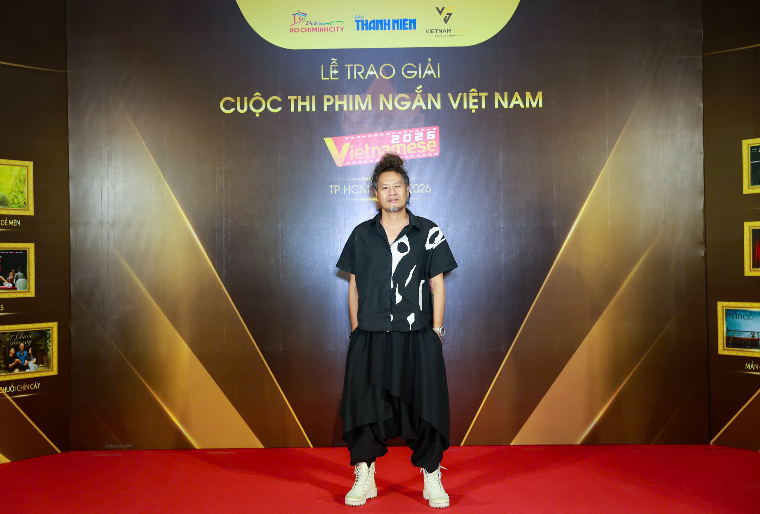 Nh&atilde; Phương c&ugrave;ng d&agrave;n nghệ sĩ hội ngộ tại thảm đỏ lễ trao giải - Ảnh 8.