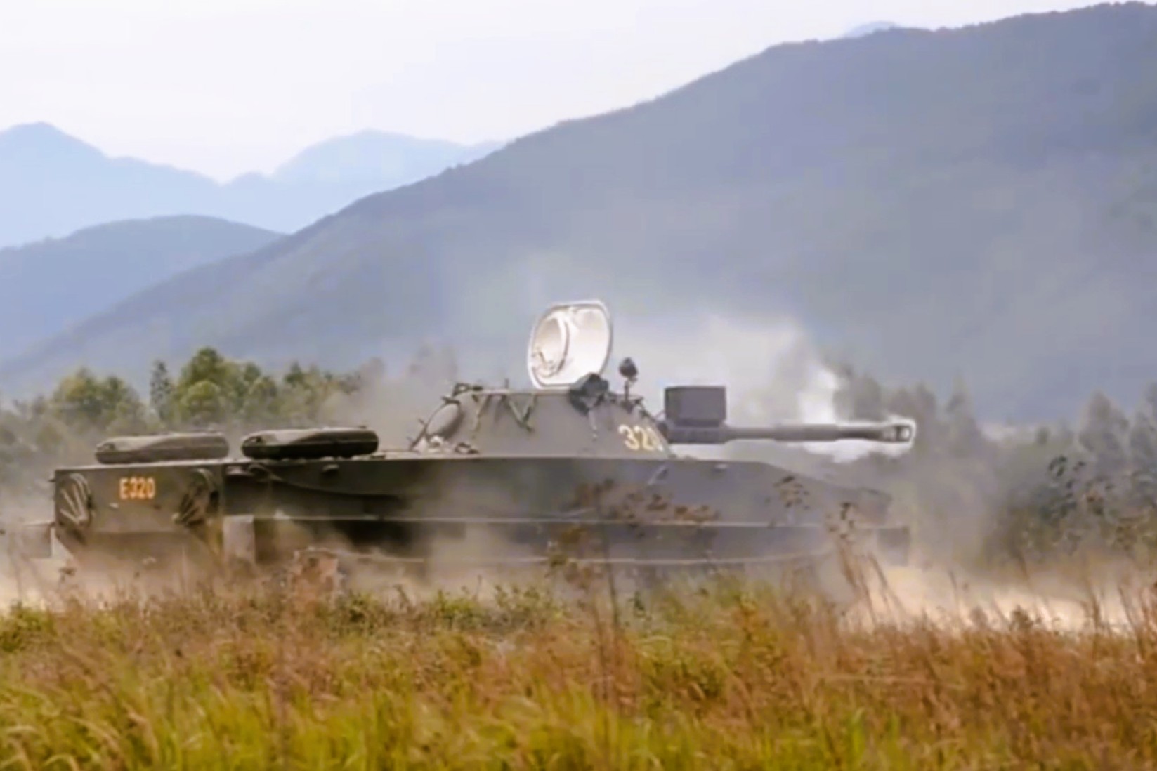 Xe tăng PT-76: S&aacute;t c&aacute;nh c&ugrave;ng Trường Sa từ năm 1980- Ảnh 15.