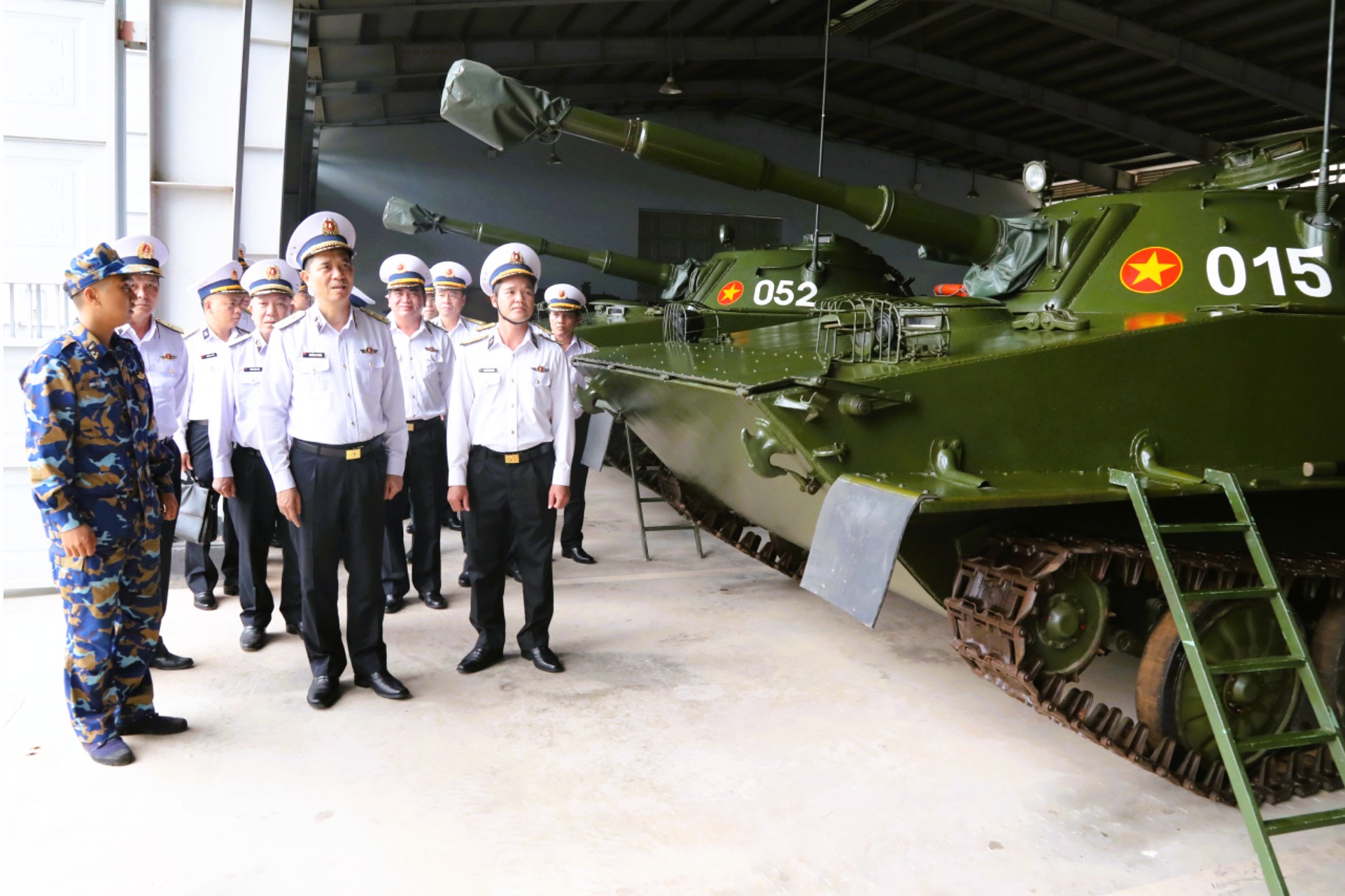 Xe tăng PT-76: S&aacute;t c&aacute;nh c&ugrave;ng Trường Sa từ năm 1980- Ảnh 14.