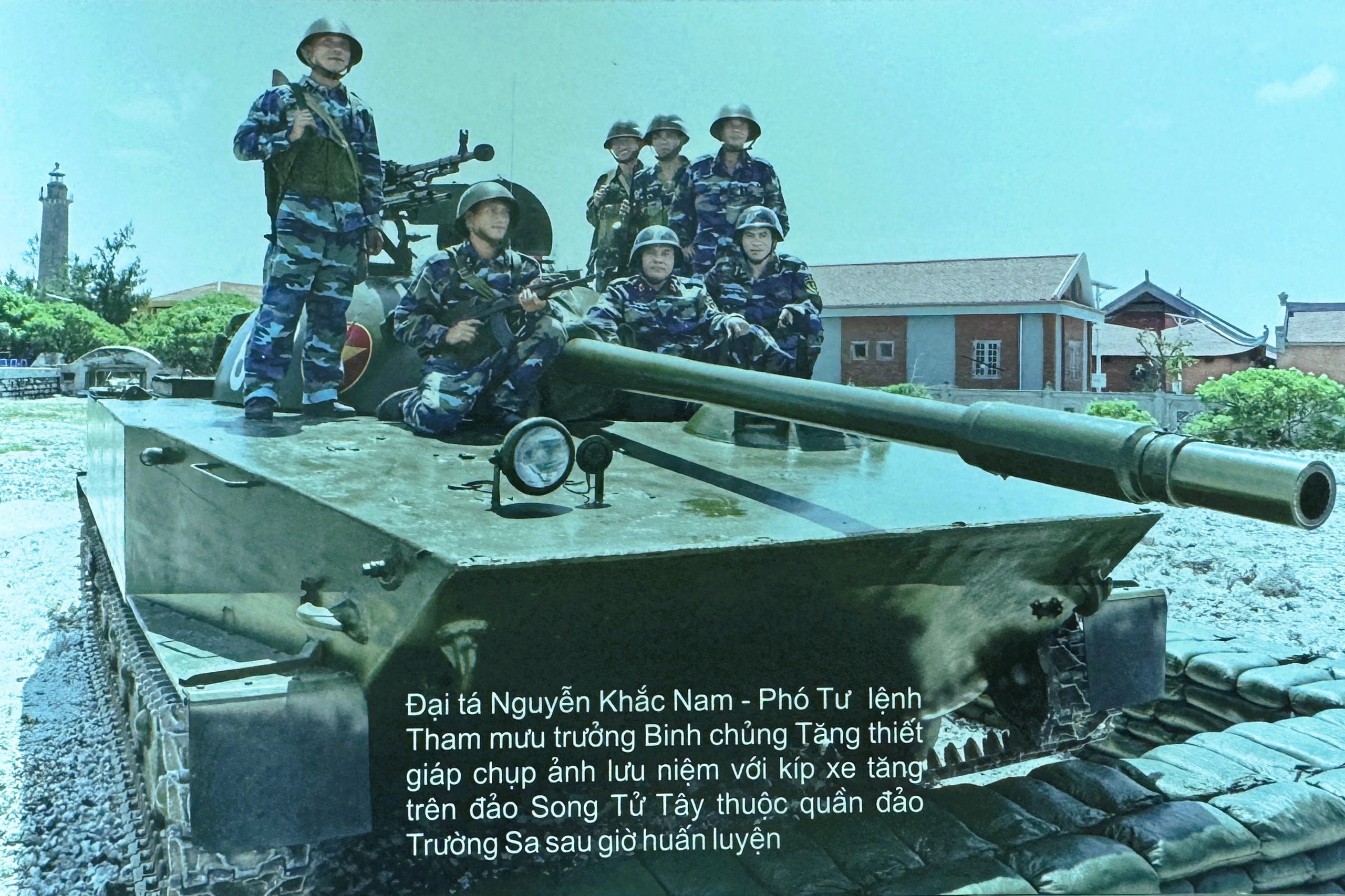 Xe tăng K63-85 đánh Pol Pot, bảo vệ Trường Sa- Ảnh 1.