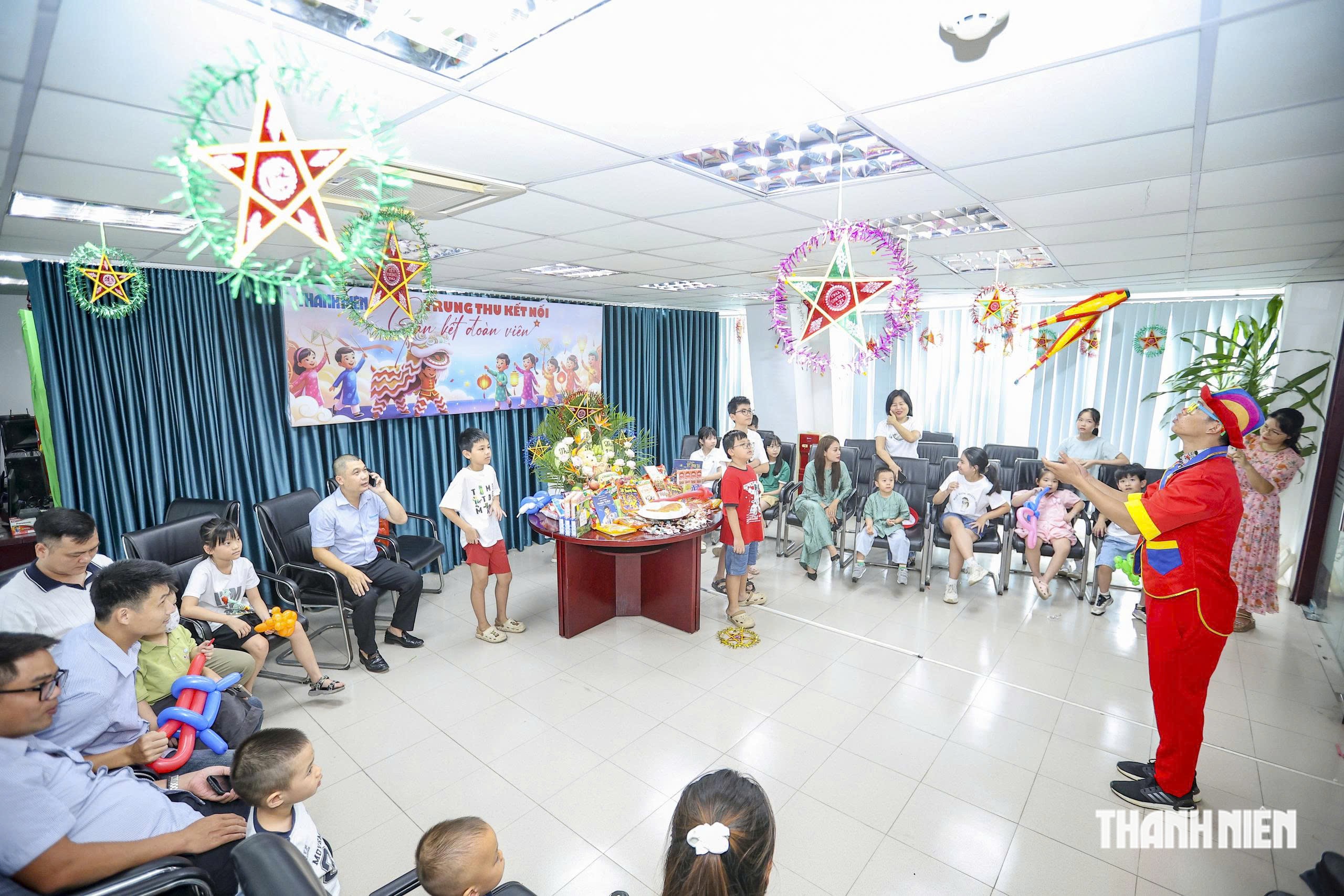 Trung thu đặc biệt ở Báo Thanh Niên: Những đứa trẻ ngày nào nay vào đại học - Ảnh 31.