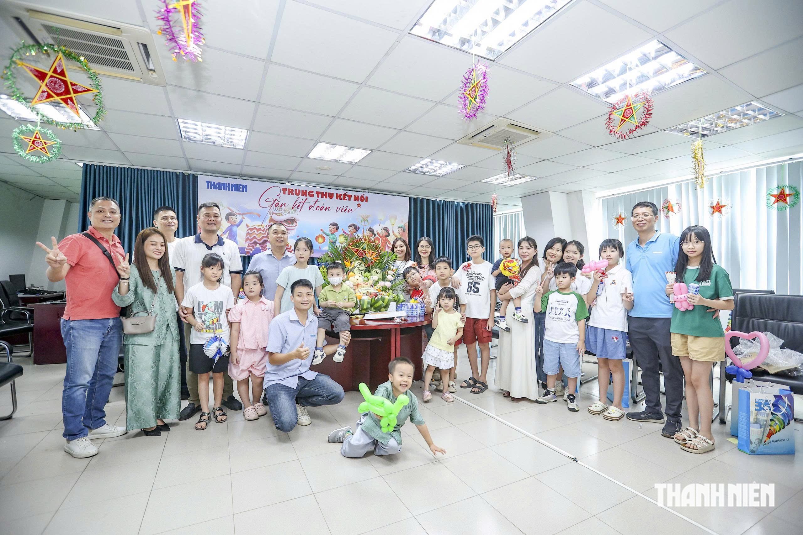 Trung thu đặc biệt ở Báo Thanh Niên: Những đứa trẻ ngày nào nay vào đại học - Ảnh 30.