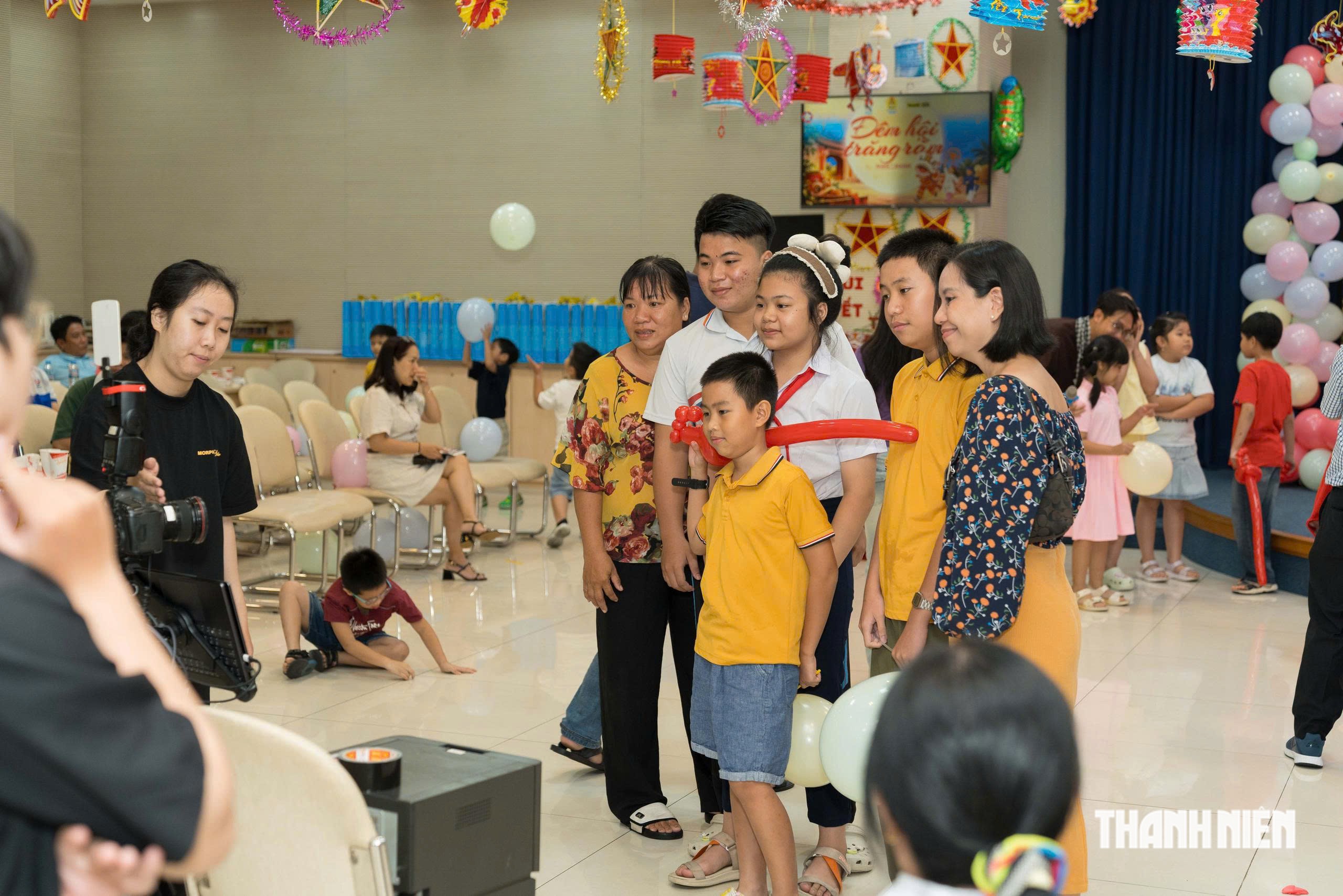 Trung thu đặc biệt ở Báo Thanh Niên: Những đứa trẻ ngày nào nay vào đại học - Ảnh 7.
