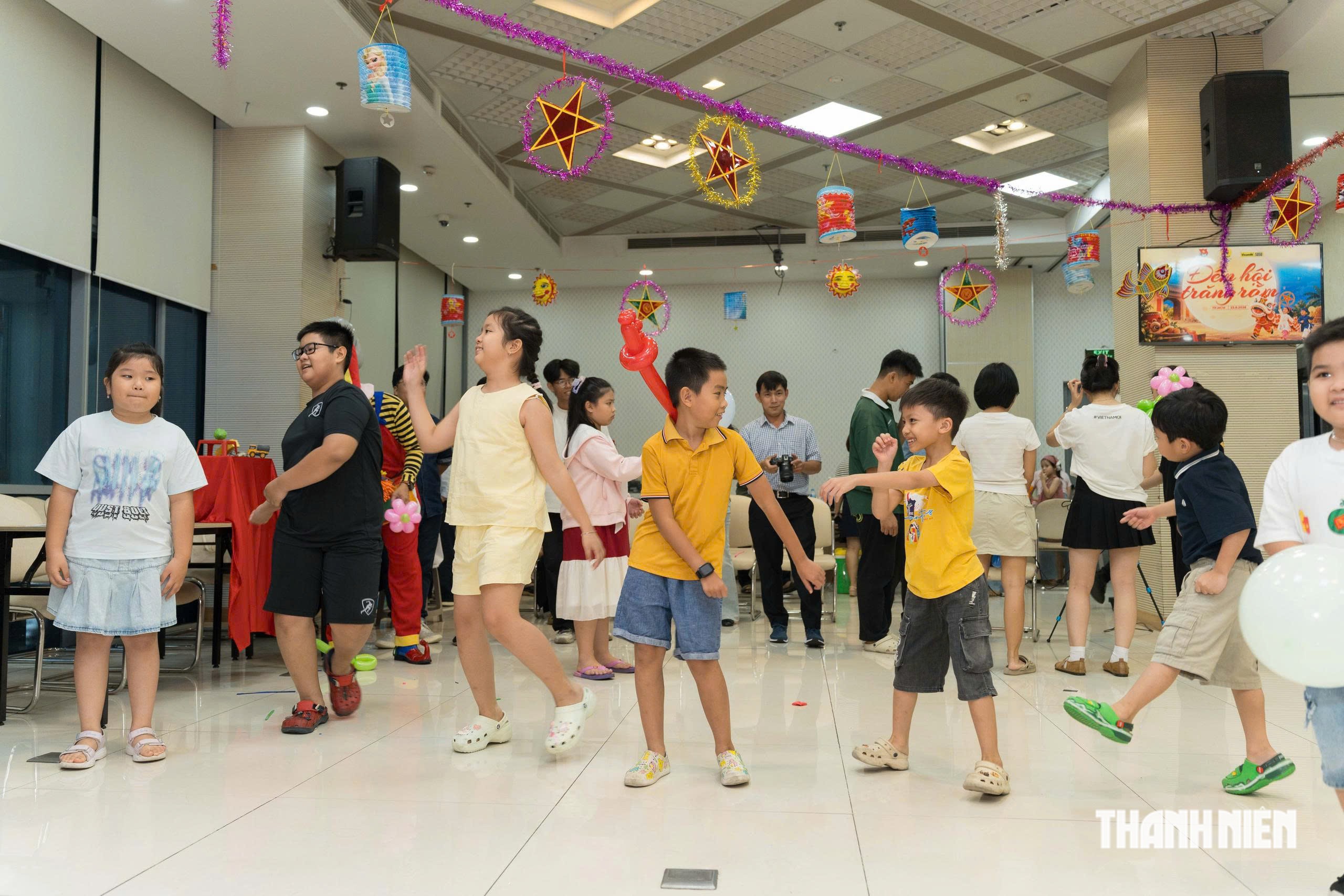 Trung thu đặc biệt ở Báo Thanh Niên: Những đứa trẻ ngày nào nay vào đại học - Ảnh 6.