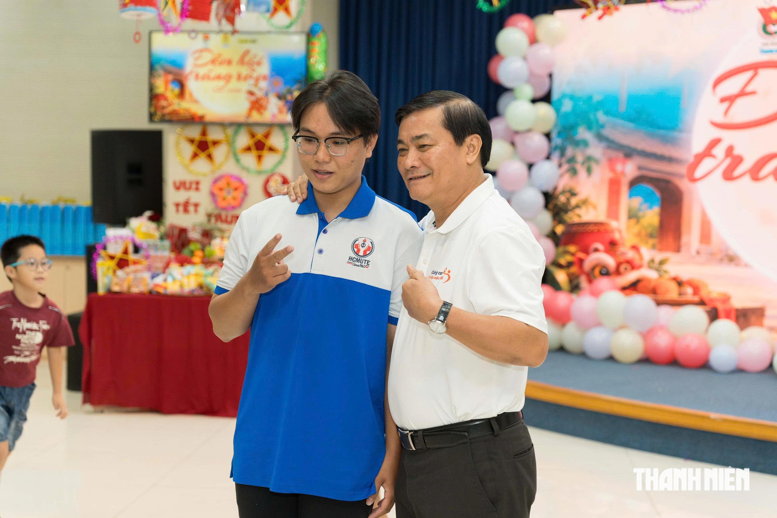 Trung thu đặc biệt ở Báo Thanh Niên: Những đứa trẻ ngày nào nay vào đại học - Ảnh 4.