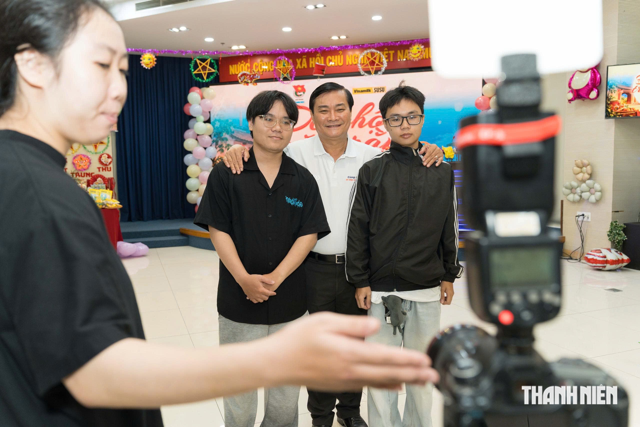 Trung thu đặc biệt ở Báo Thanh Niên: Những đứa trẻ ngày nào nay vào đại học - Ảnh 2.
