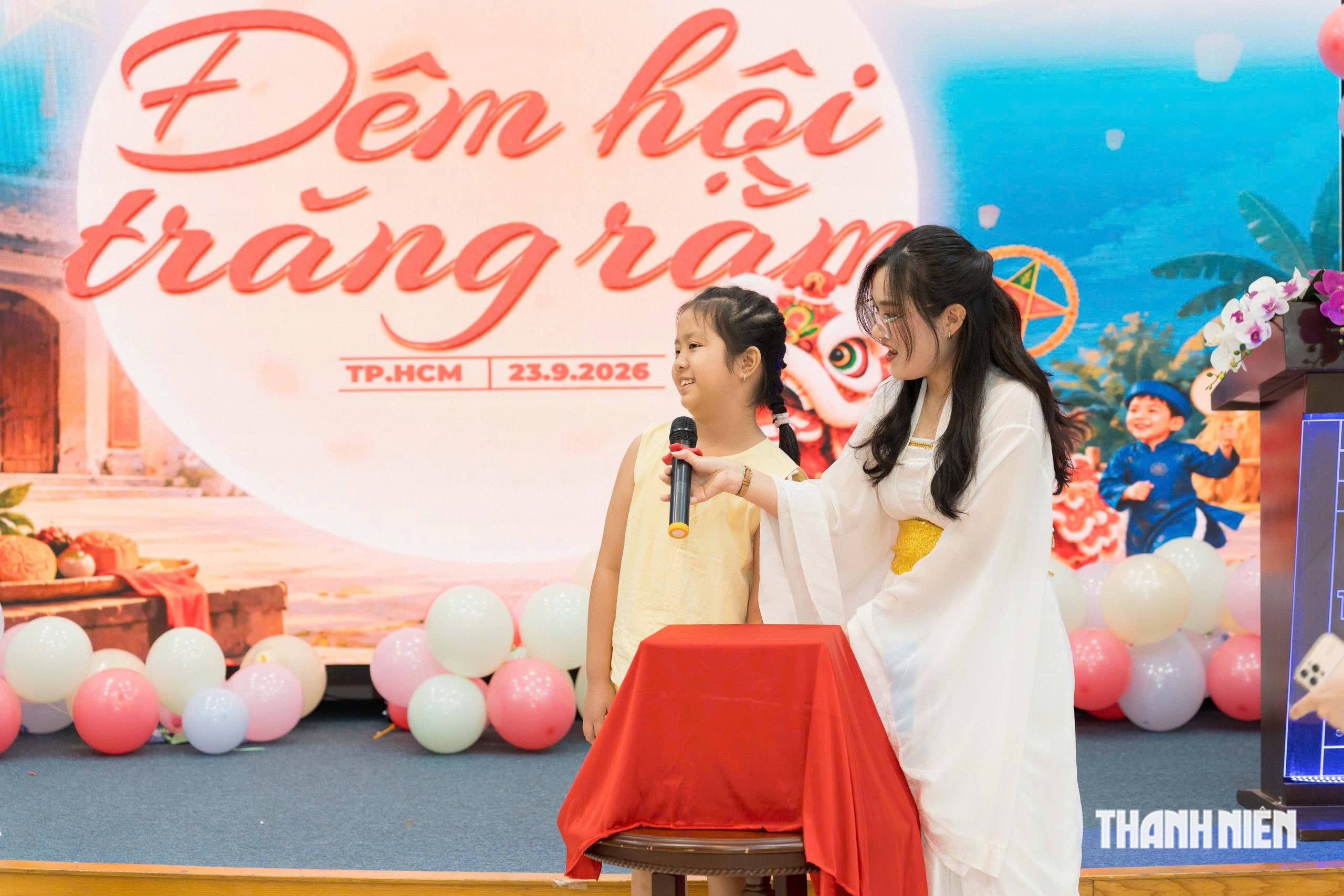 Trung thu đặc biệt ở Báo Thanh Niên: Những đứa trẻ ngày nào nay vào đại học - Ảnh 8.
