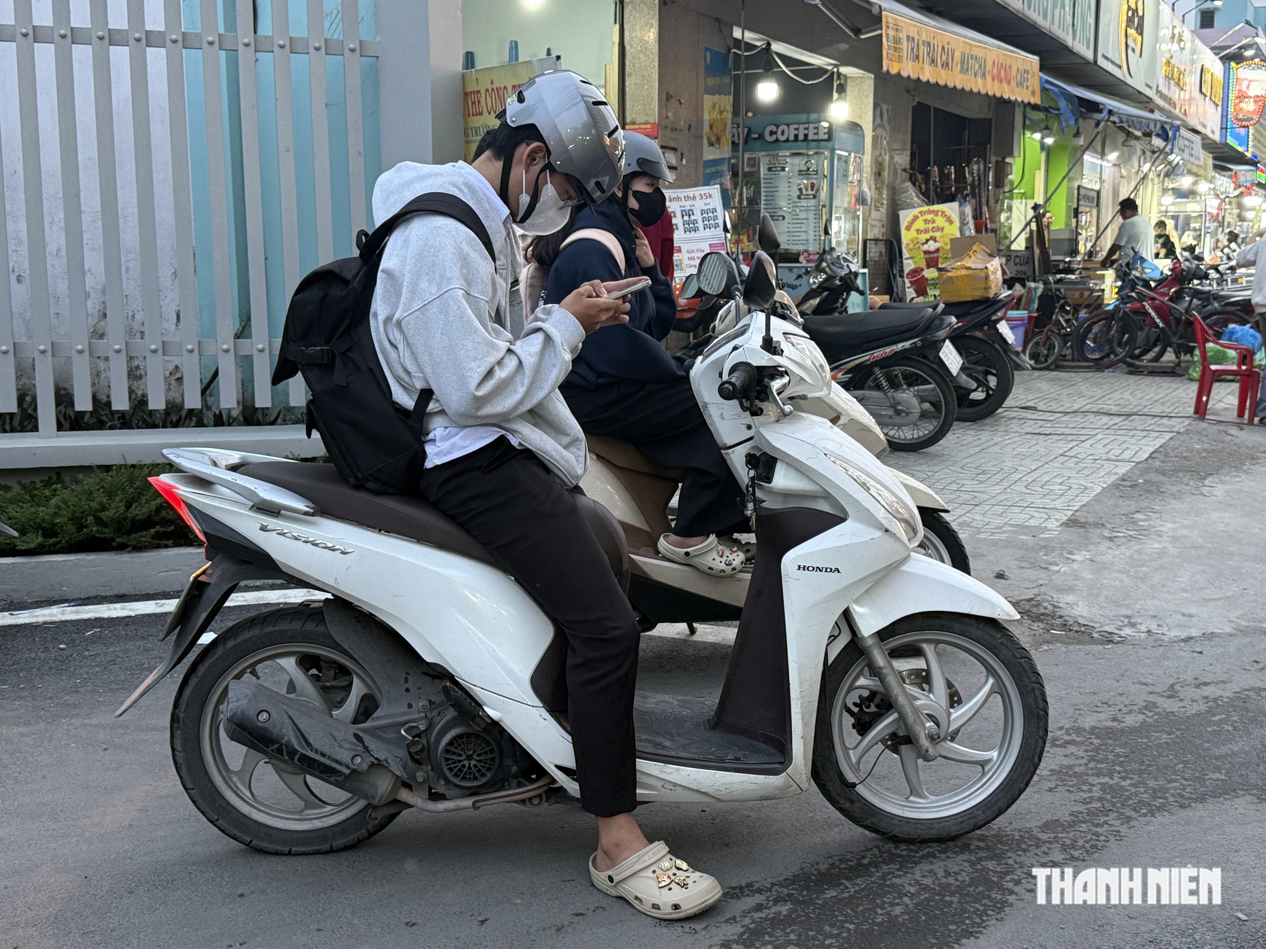 Bỡ ngỡ lần đầu là tân sinh viên: 'Ngợp' từ giảng đường ra đến ngã tư - Ảnh 3.