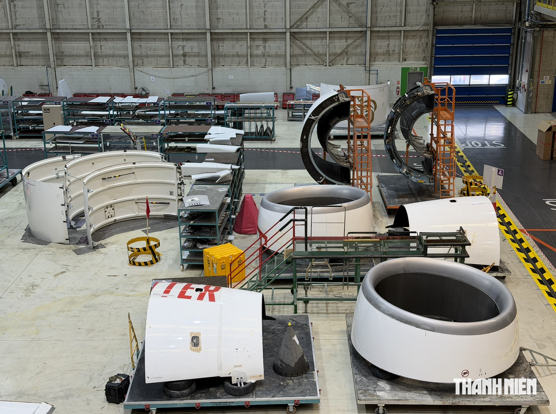 B&ecirc;n trong 'bệnh viện' của những chiếc m&aacute;y bay khổng lồ ở Dubai - Ảnh 5.