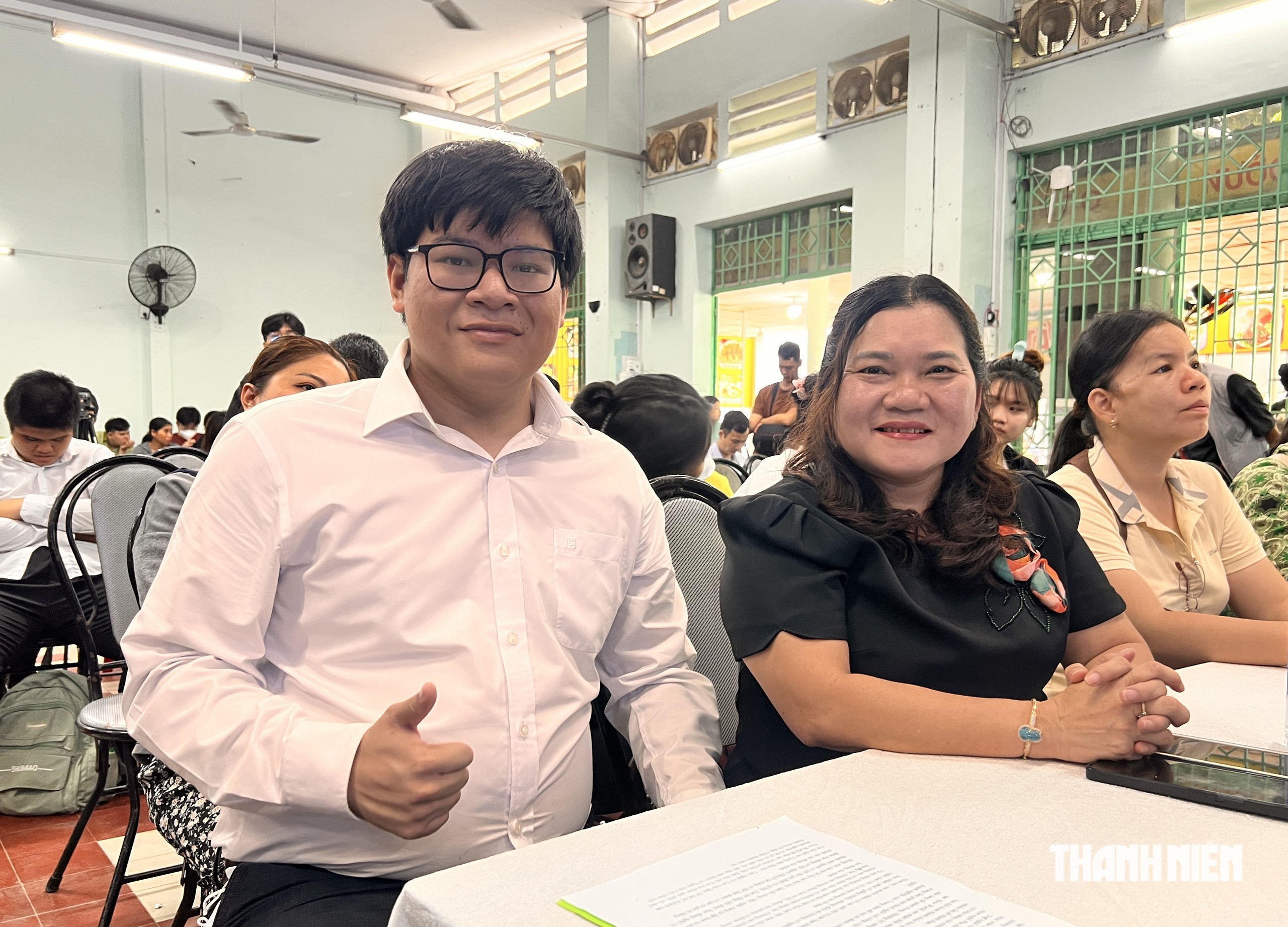 Được trao cơ hội, chàng trai tự kỷ làm việc ở khách sạn 5 sao TP.HCM - Ảnh 1.