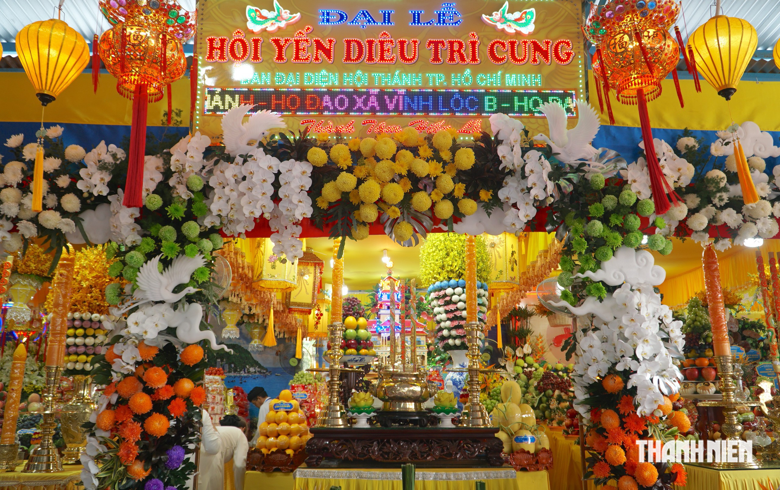 Hội yến Diêu Trì Cung: Hàng trăm loại hoa, trái cây bắt mắt dâng cúng Phật Mẫu - Ảnh 4.