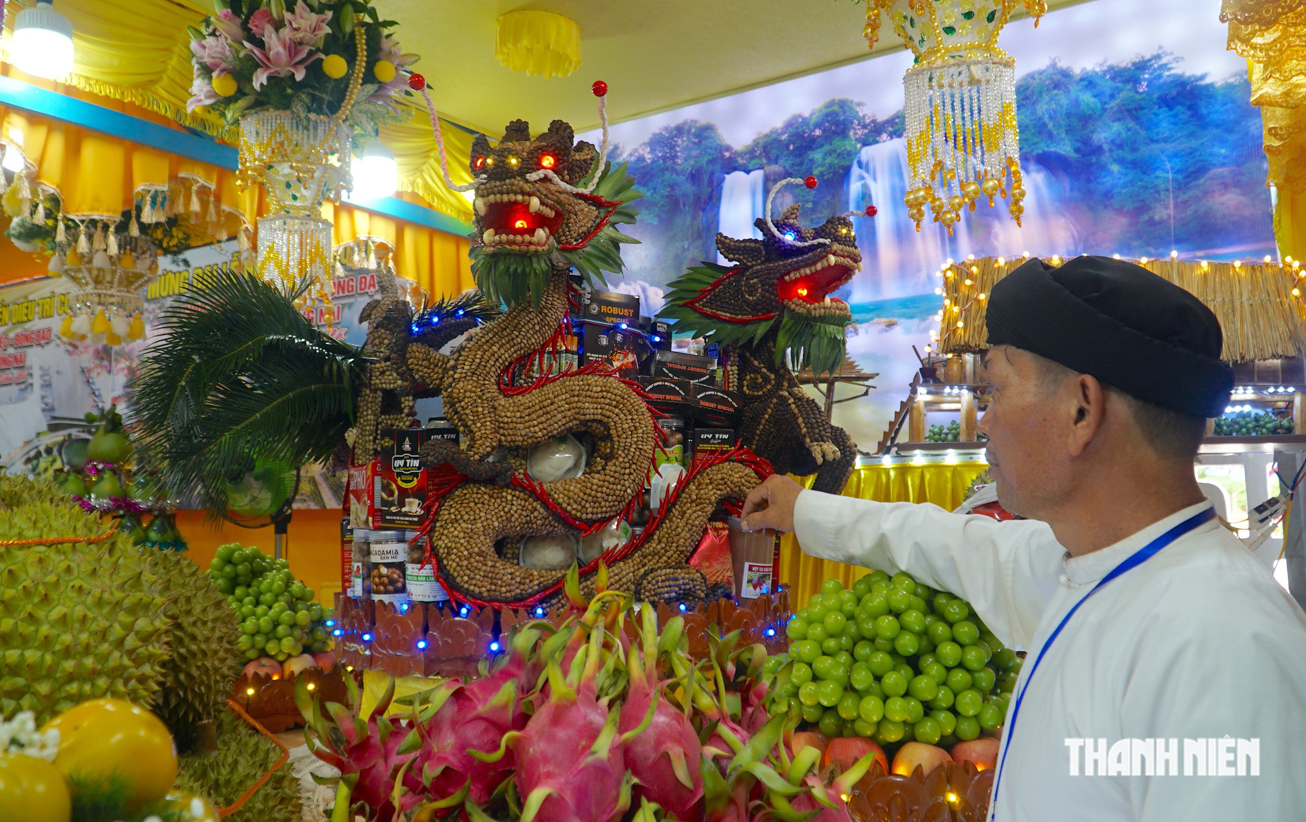 Hội yến Diêu Trì Cung: Hàng trăm loại hoa, trái cây bắt mắt dâng cúng Phật Mẫu - Ảnh 5.