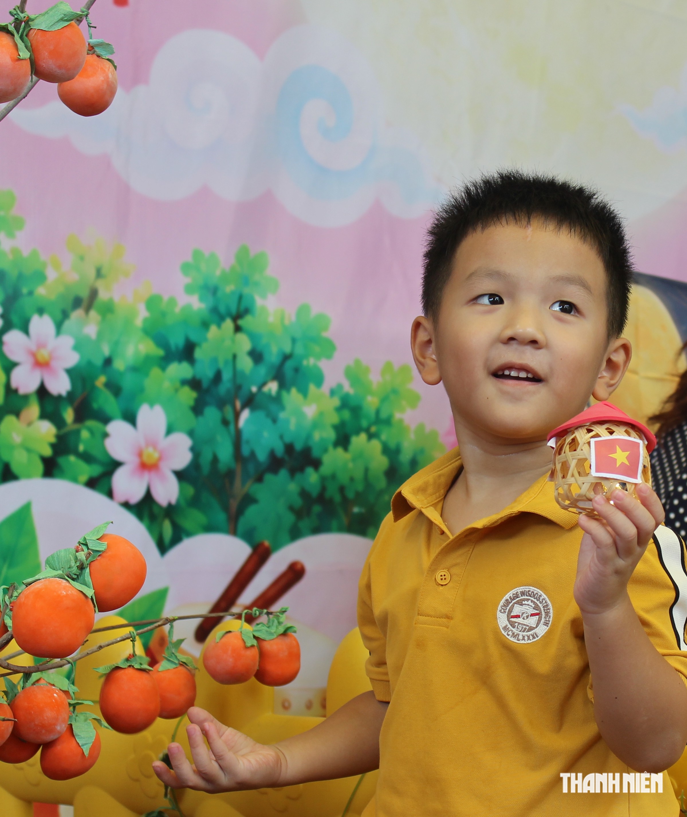 &Ocirc;ng b&agrave;, cha mẹ v&agrave;o trường l&agrave;m b&aacute;nh trung thu c&ugrave;ng con - Ảnh 10.