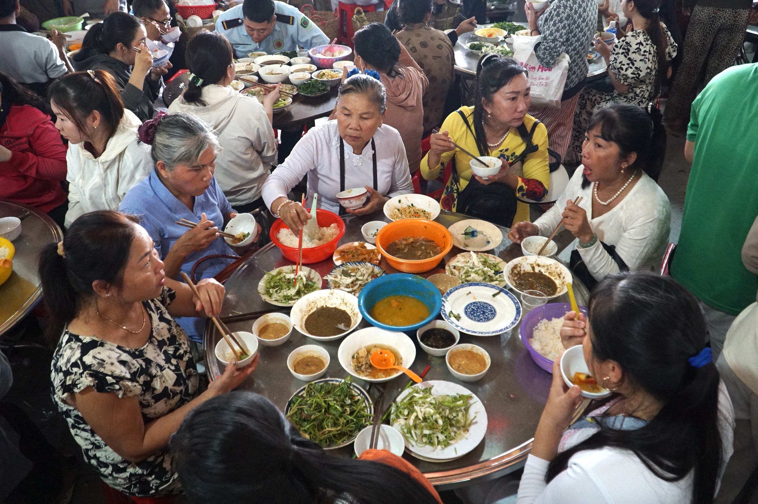 Đại tiệc món chay miễn phí rằm tháng 8: Đãi 50.000 người/ngày ở Tòa thánh Tây Ninh - Ảnh 9.