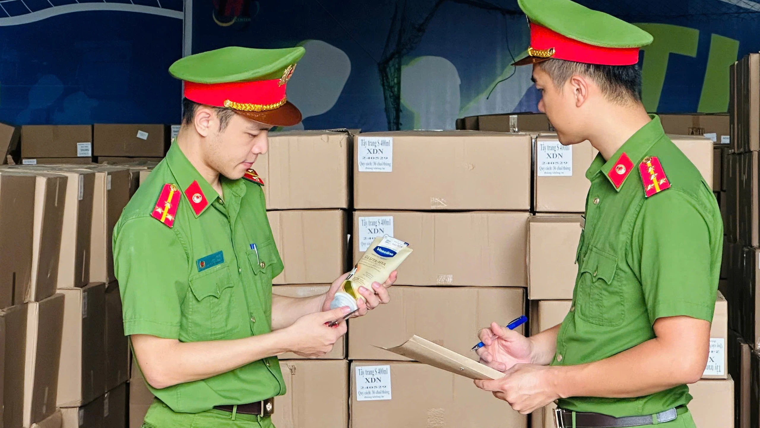 Nơi sản xuất thuốc chống đột quỵ bằng bột mì và hóa chất - Ảnh 10.