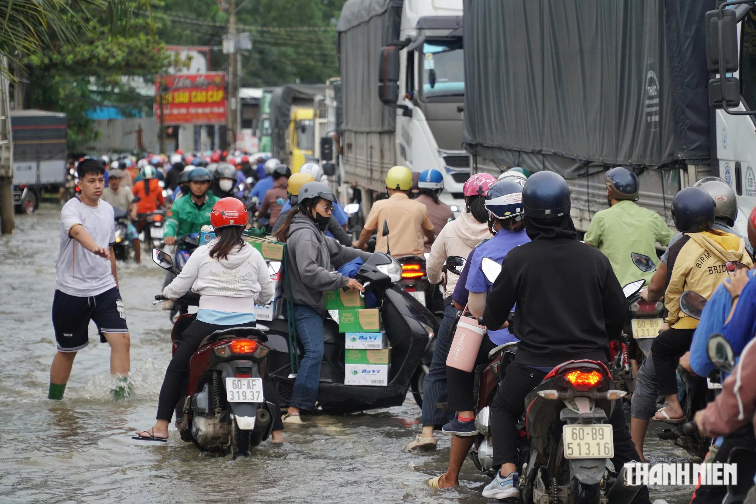 Mưa lớn gây ngập lụt ở Đồng Nai những ngày qua như thế nào?- Ảnh 3.