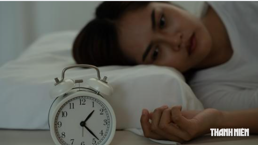Hay tỉnh giấc lúc 3 giờ sáng: Vì sao? - Ảnh 1.