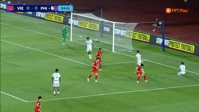 FIFA ca ngợi Đình Bắc, lo ngại chấn thương của Xuân Son sau trận Việt Nam thắng Philippines- Ảnh 1.