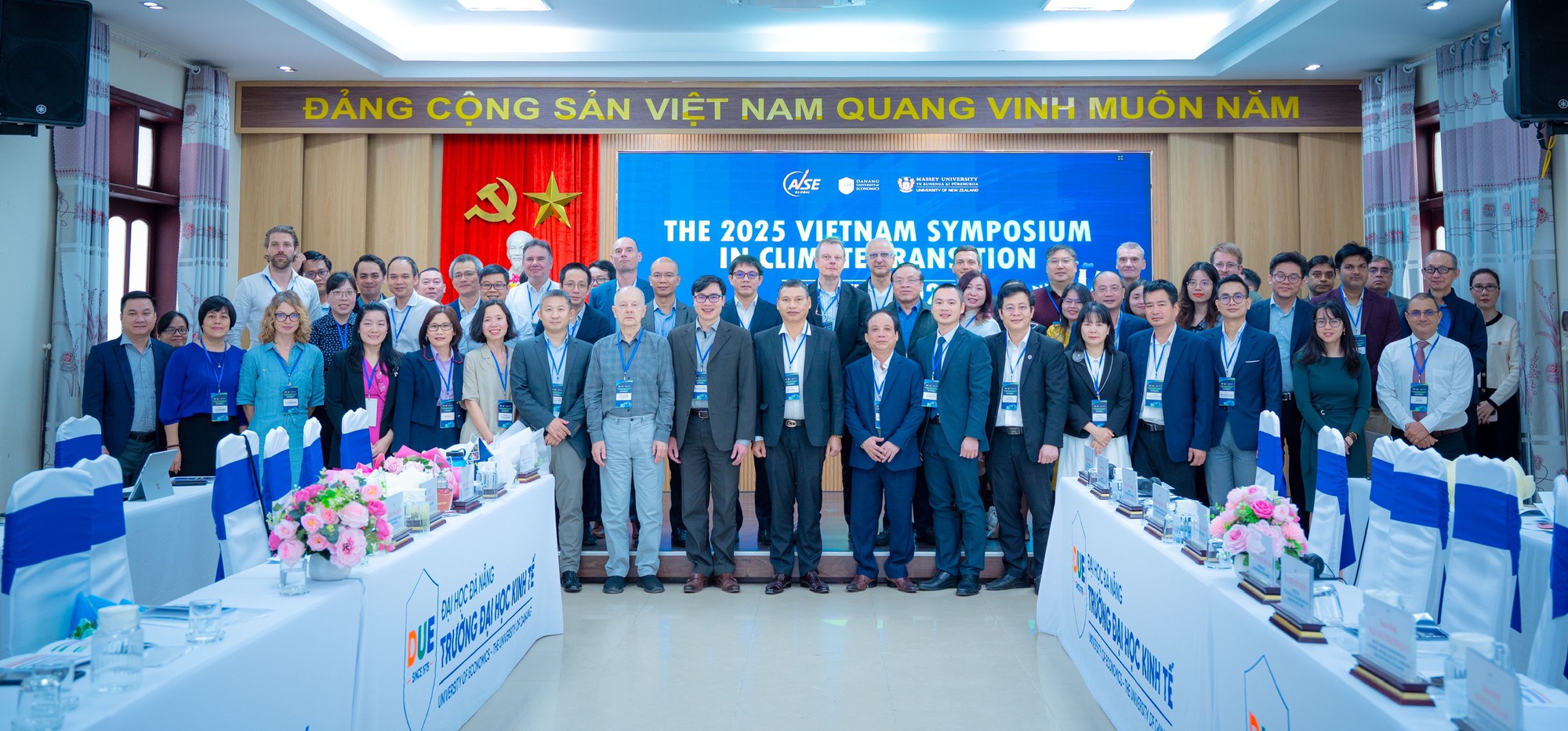 Giáo sư trẻ và cách đóng góp từ xa cho quê hương - Ảnh 1.