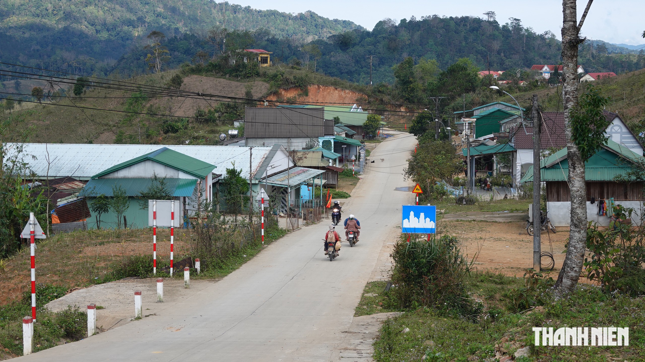 Thần bí Pêng Ơi, núi thiêng 'chọc đá vào trời' ở Quảng Ngãi giáp Lào- Ảnh 4.