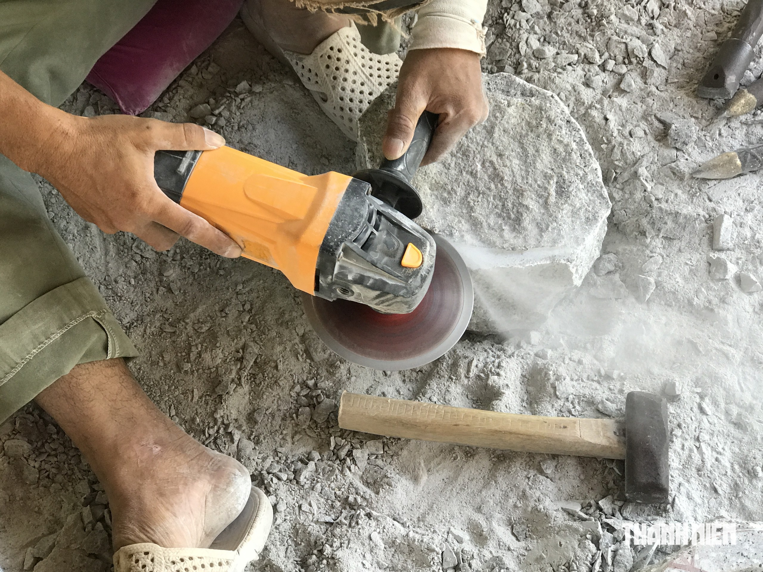 Cối đá ở Thoại Sơn, nghề làm 'mềm' đá núi An Giang, hiếm người còn rành- Ảnh 3.