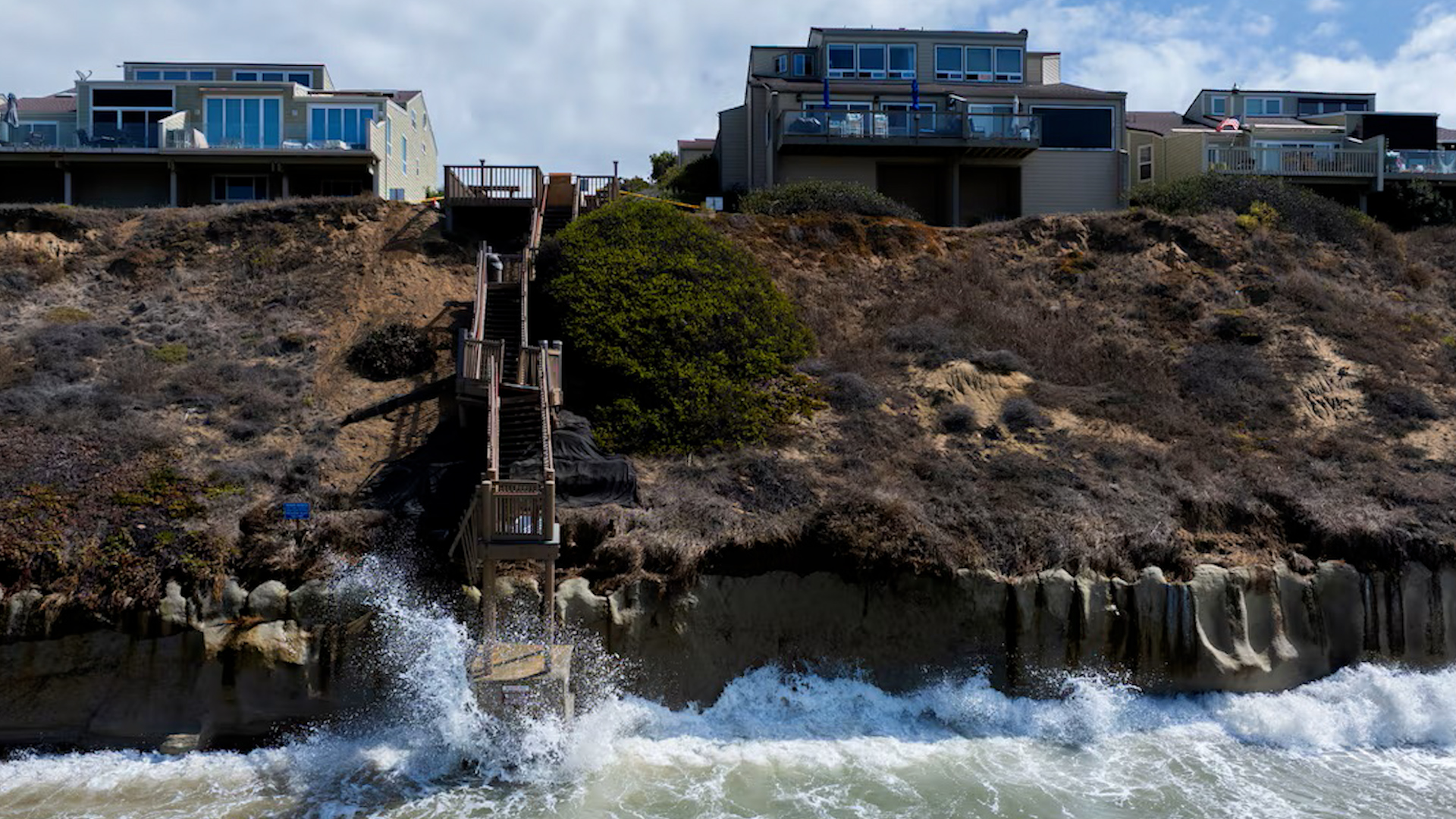 Xói mòn bờ biển California sẽ nghiêm trọng hơn vị El Niño - Ảnh 1.