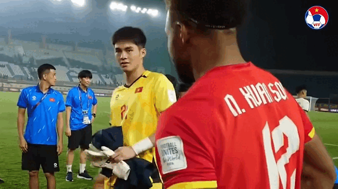 Xu&acirc;n Son l&ecirc;n tiếng sau chấn thương phải sớm rời FIFA ASEAN Cup: &lsquo;Thật buồn nhưng b&oacute;ng đ&aacute; l&agrave; thế&rsquo;- Ảnh 2.