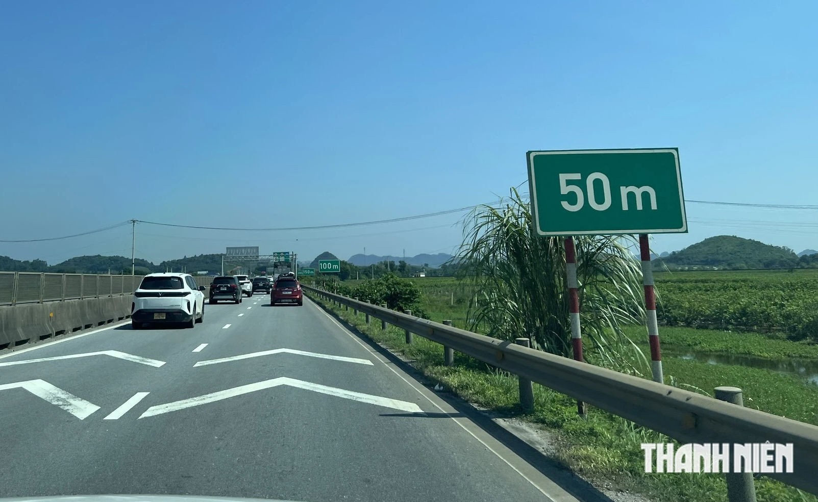 Nhiều cao tốc sắp kẻ vạch, gắn biển phạt lỗi khoảng cách- Ảnh 1.