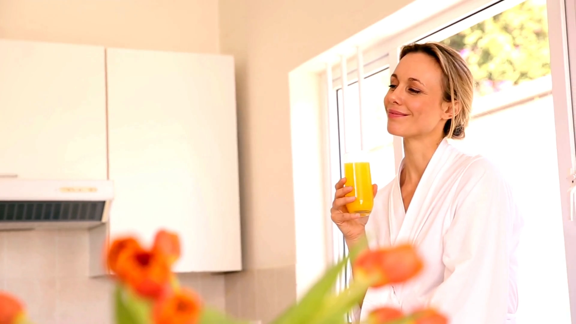 Công dụng thần kỳ của nước cam đối với sức khỏe tinh thần - Ảnh 1.